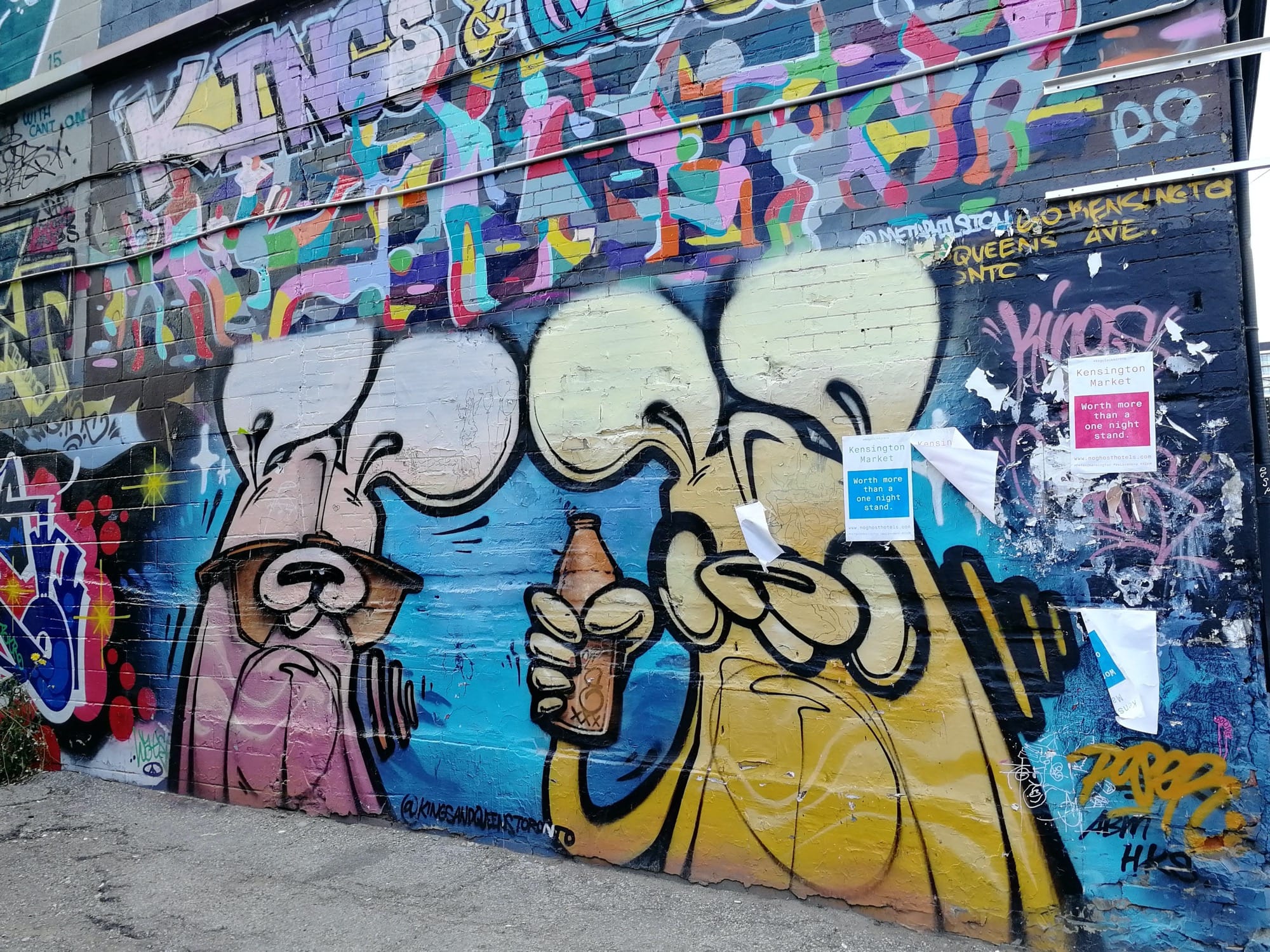 Graffiti 2380  capturé par Rabot à Toronto Canada