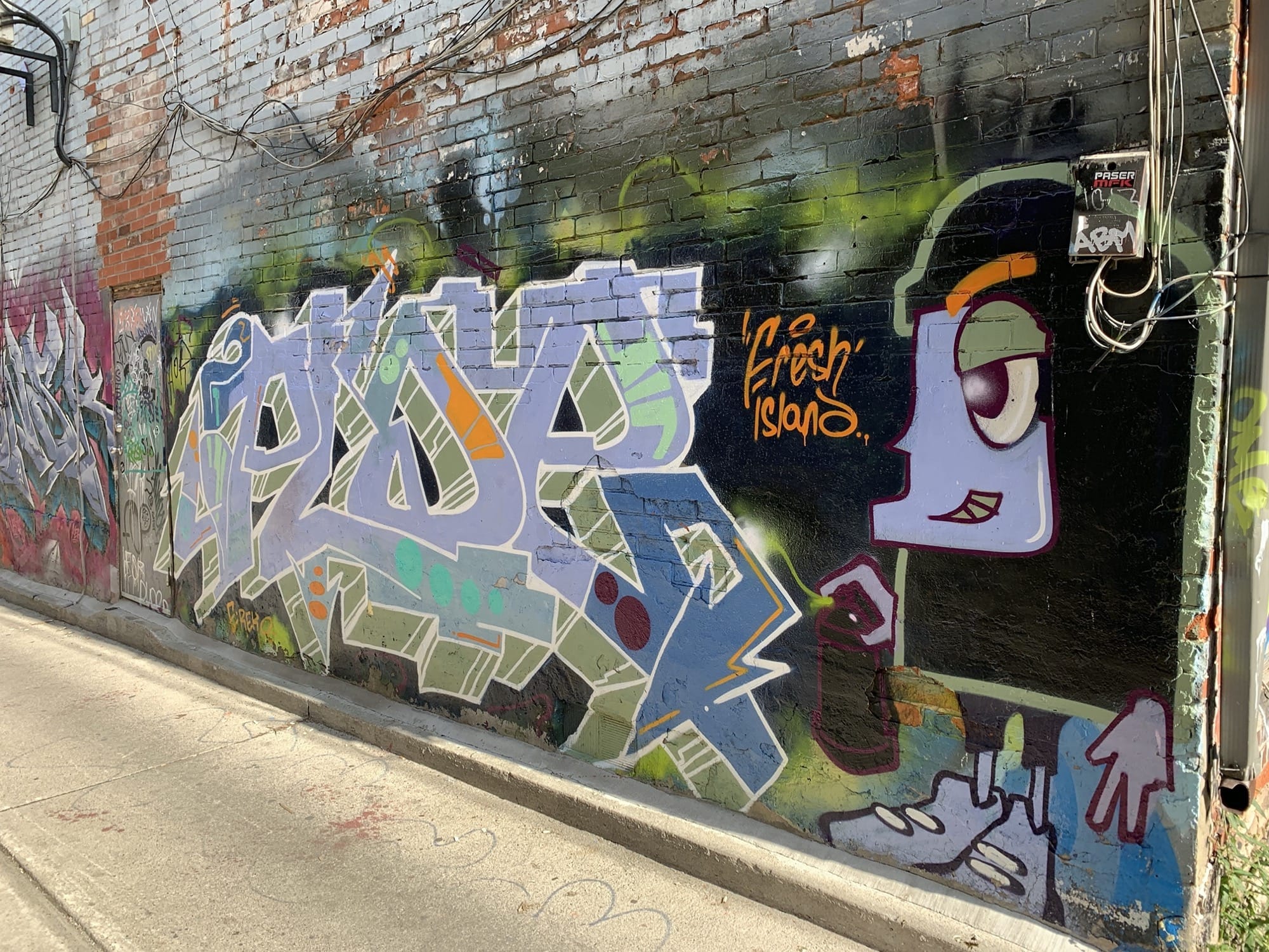 Graffiti 2386  capturé par Rabot à Toronto Canada