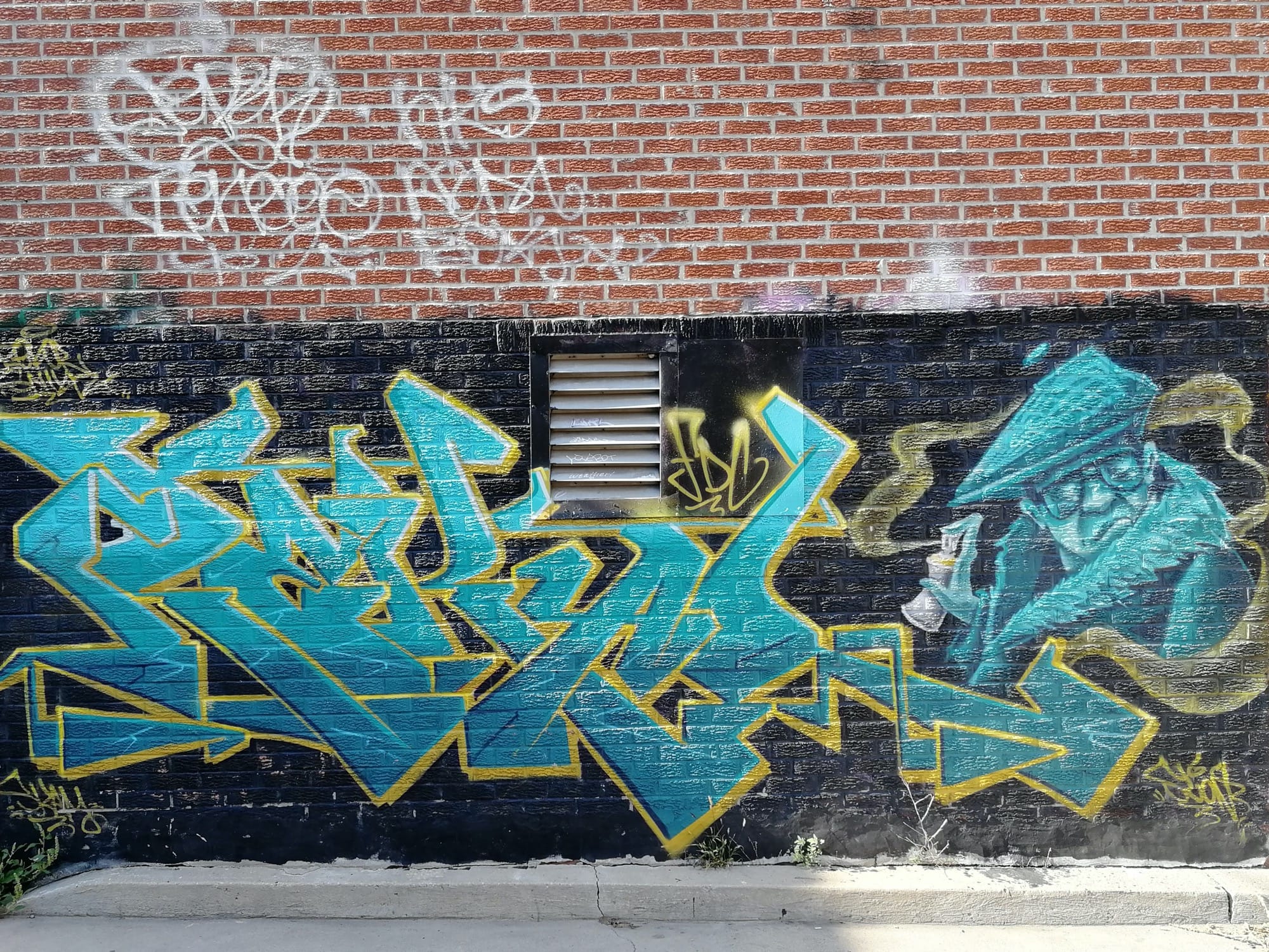 Graffiti 2387  captured by Rabot in Toronto Canada