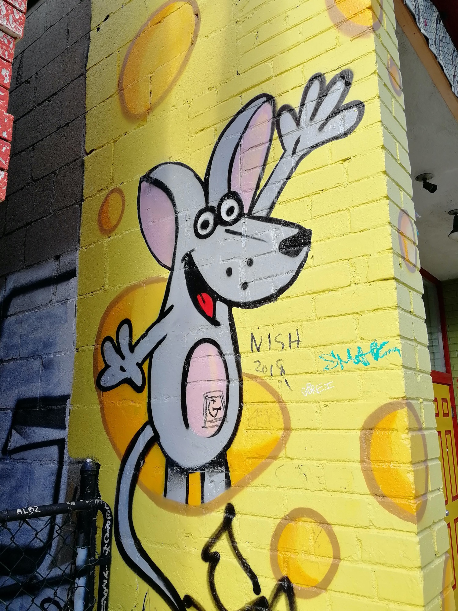 Graffiti 2414  capturé par Rabot à Toronto Canada
