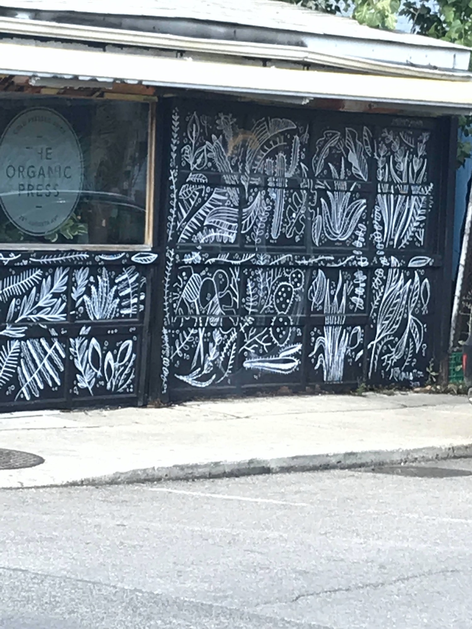 Graffiti 2436  capturé par Rabot à Toronto Canada