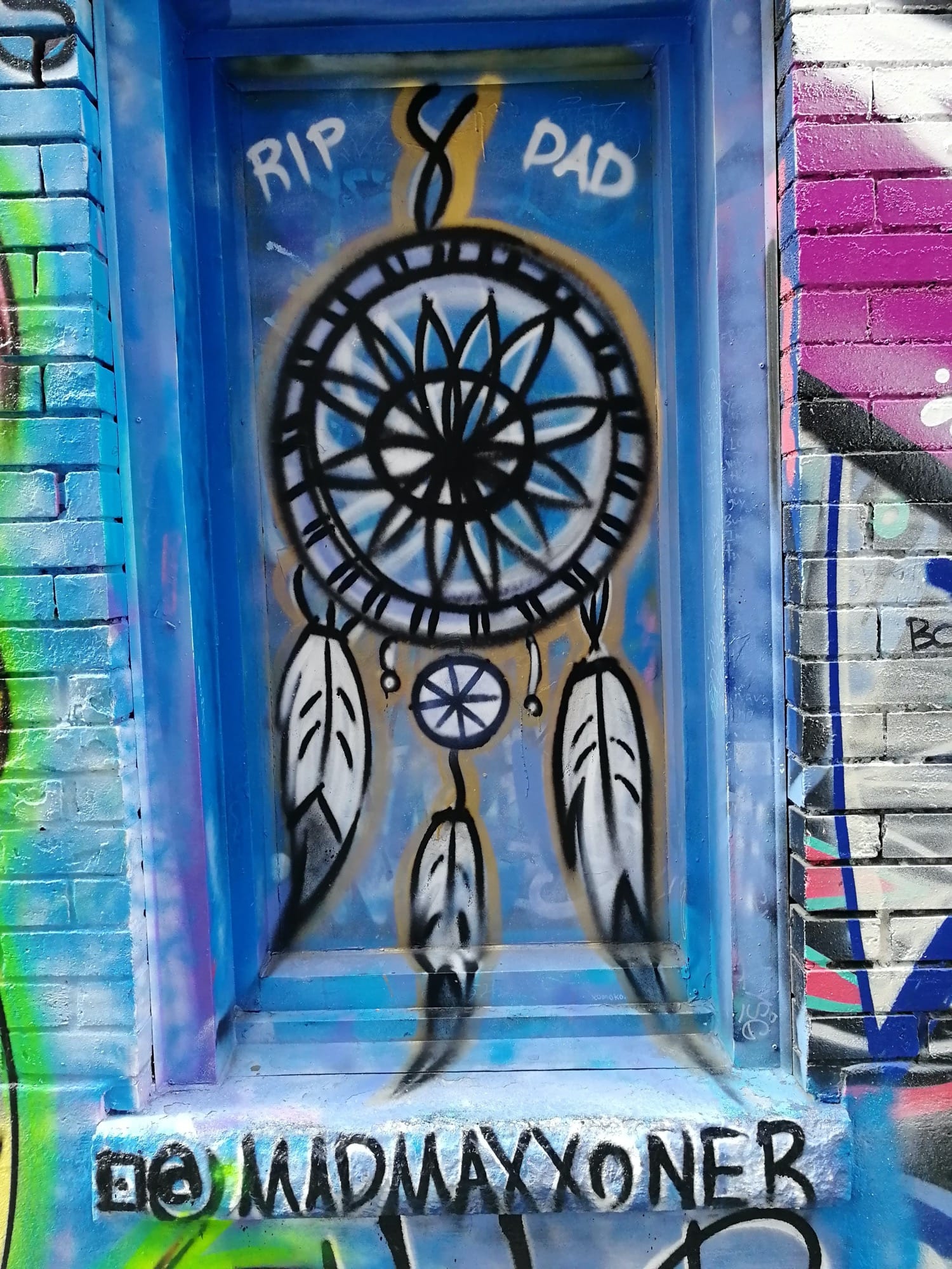 Graffiti 2498  capturé par Rabot à Toronto Canada