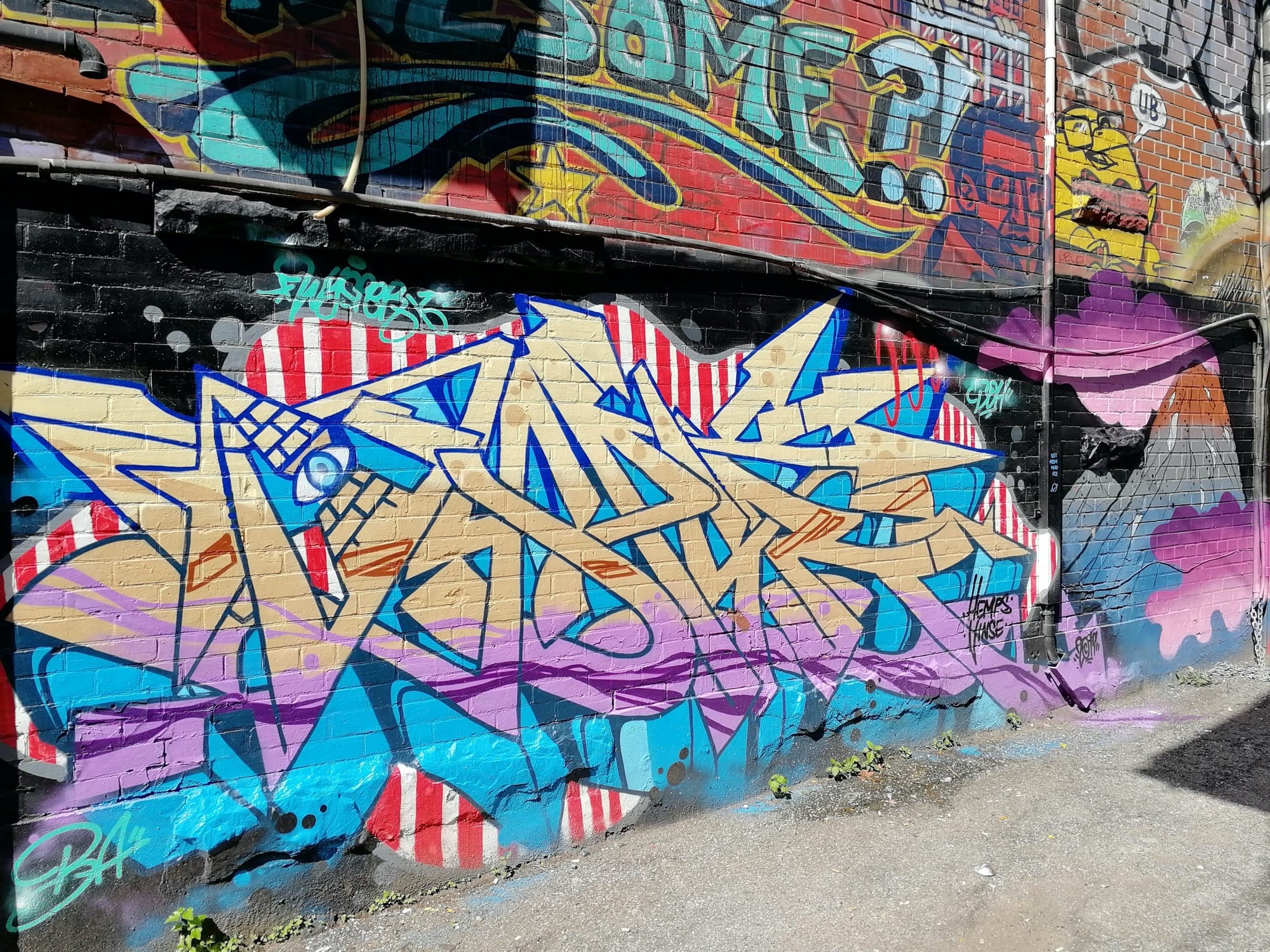 Graffiti 2512  capturé par Rabot à Toronto Canada