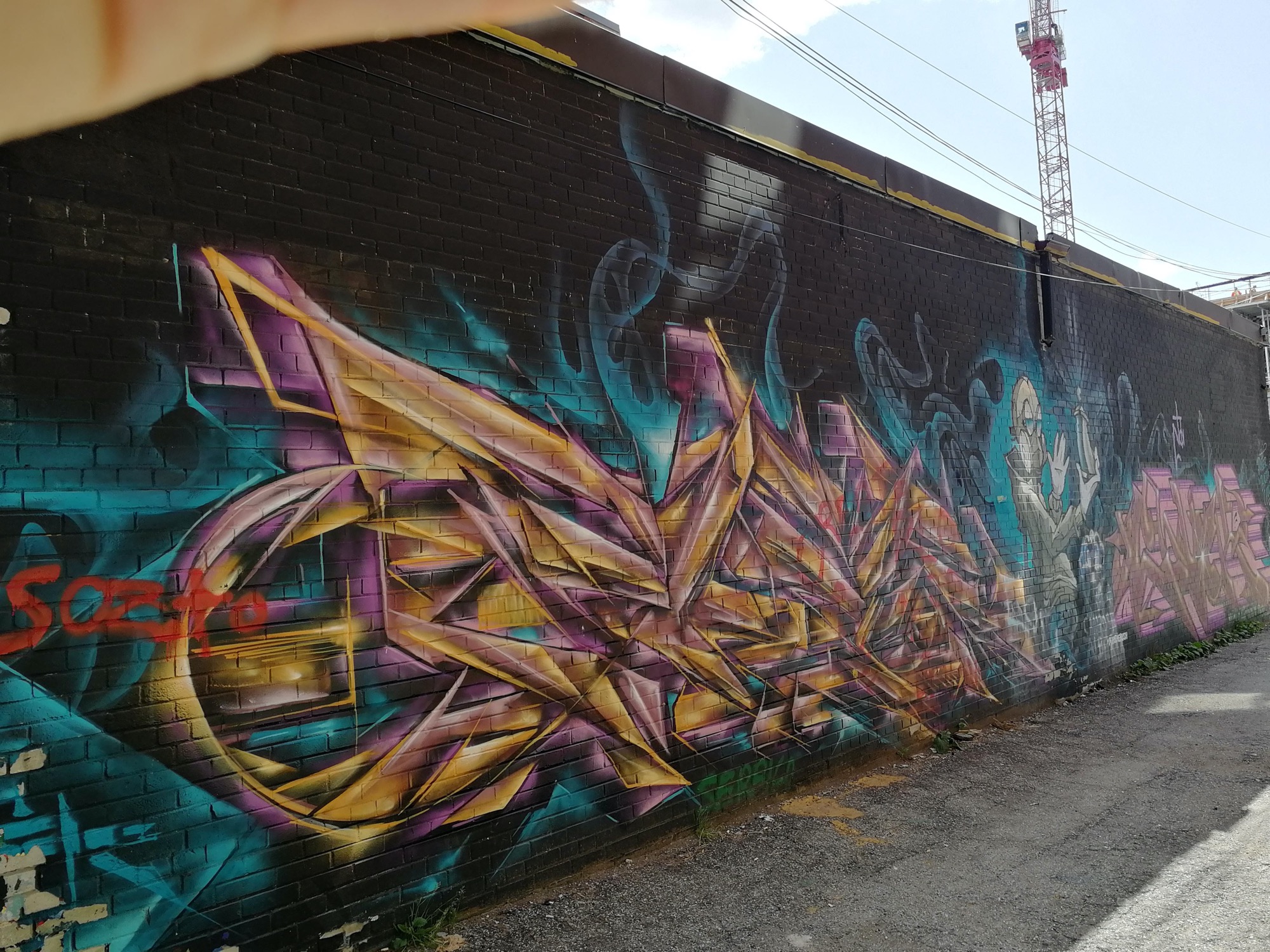Graffiti 2516  capturé par Rabot à Toronto Canada
