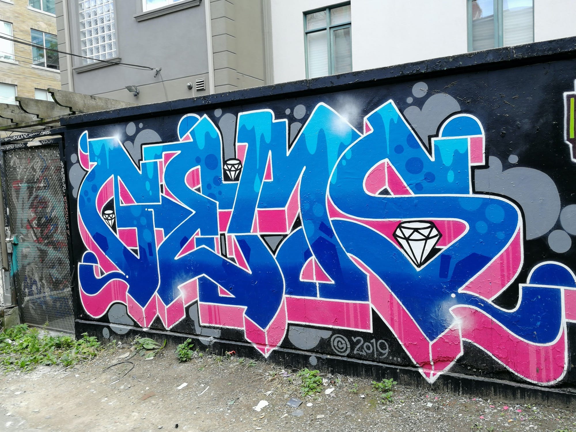 Graffiti 2558  captured by Rabot in Toronto Canada