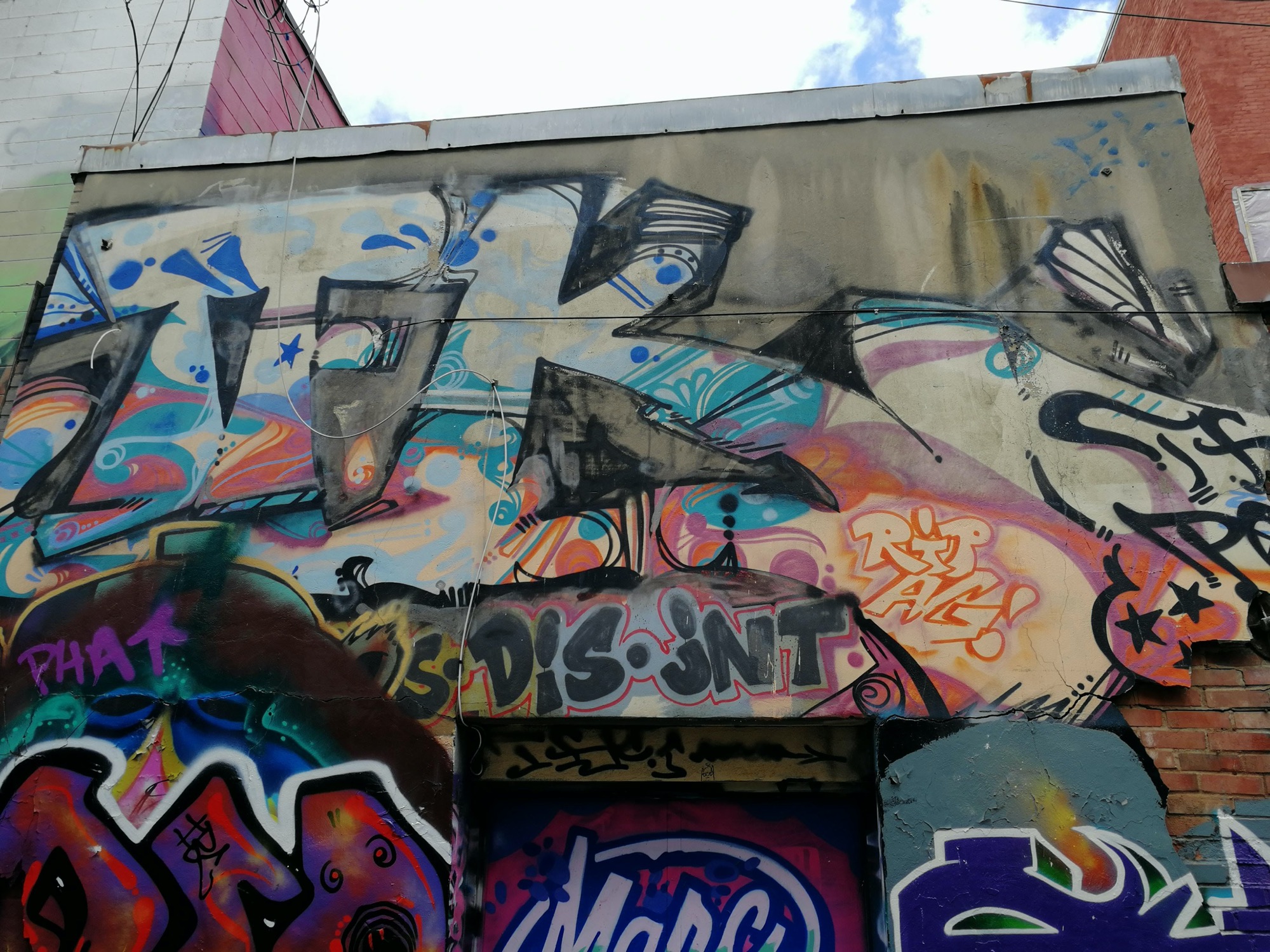 Graffiti 2559  capturé par Rabot à Toronto Canada