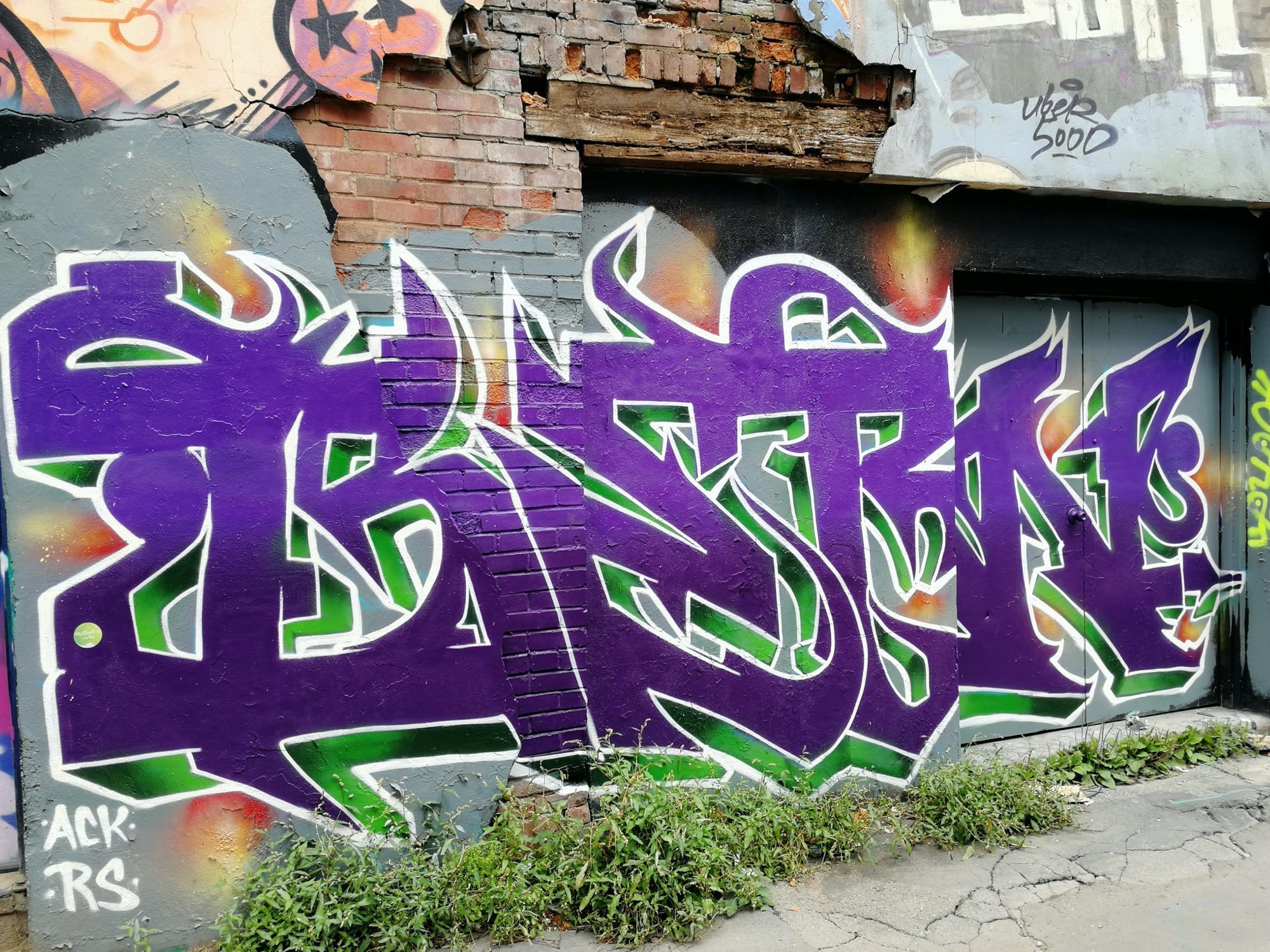 Graffiti 2560  capturé par Rabot à Toronto Canada
