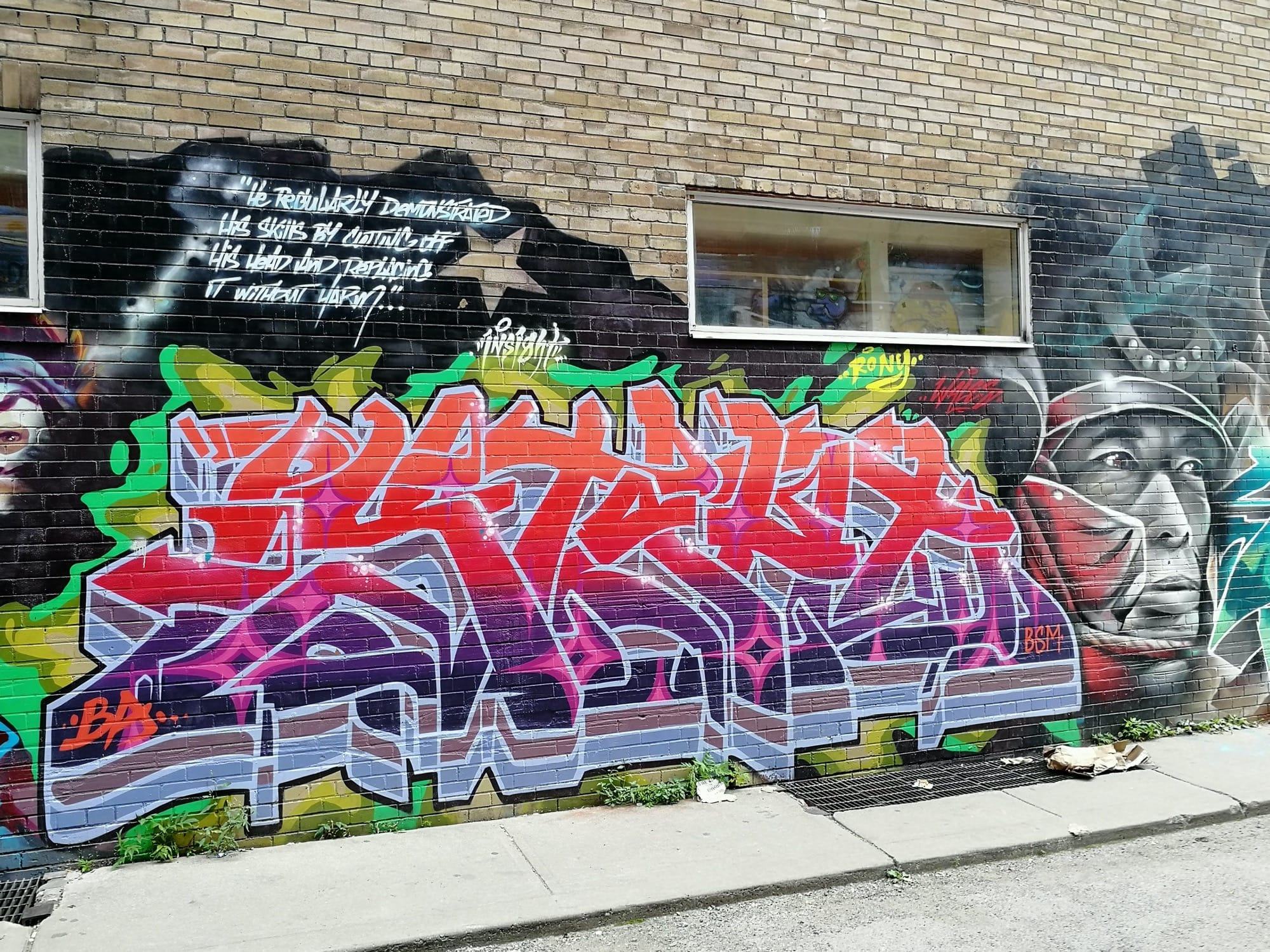 Graffiti 2567  capturé par Rabot à Toronto Canada