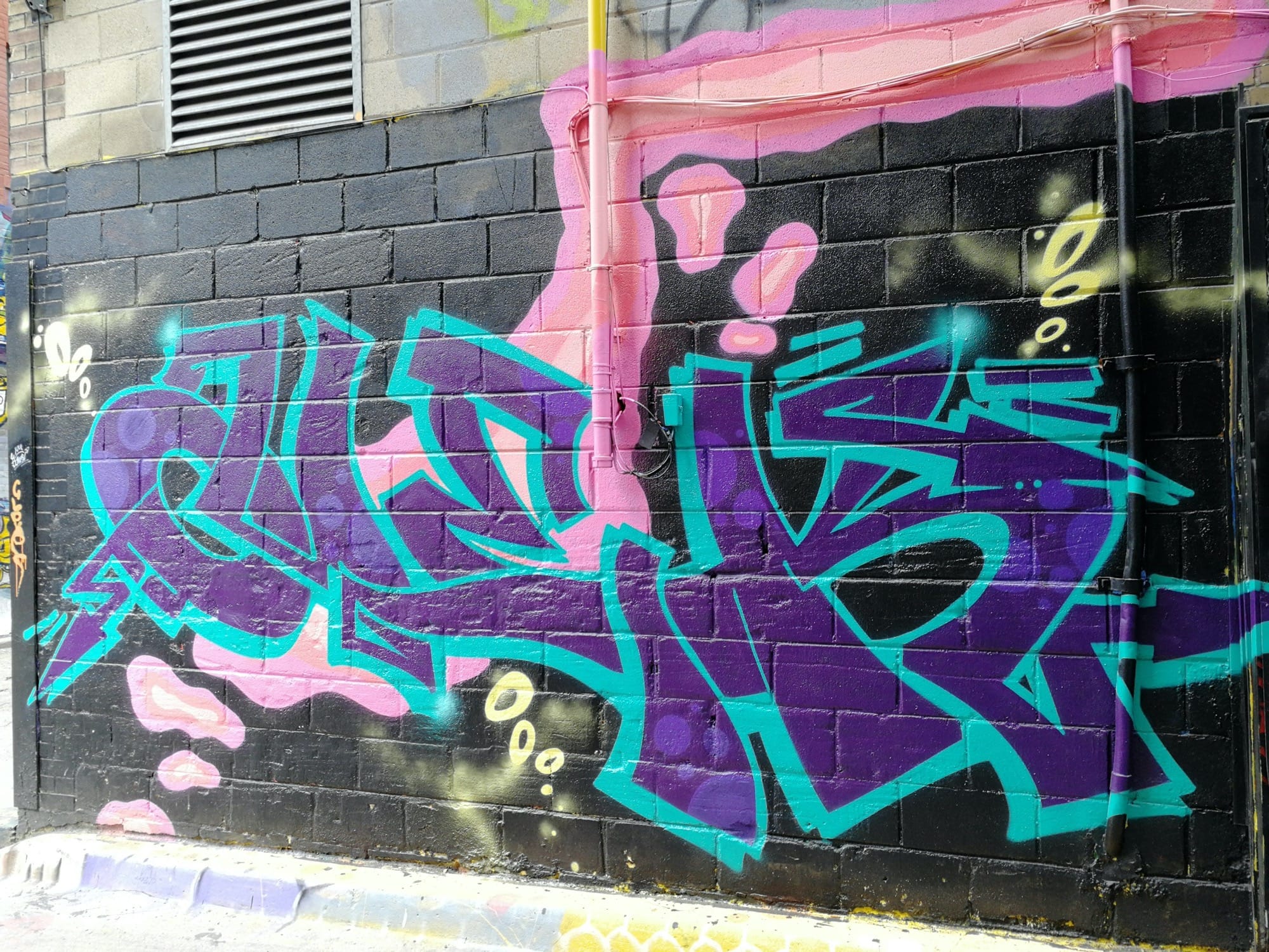 Graffiti 2571  capturé par Rabot à Toronto Canada