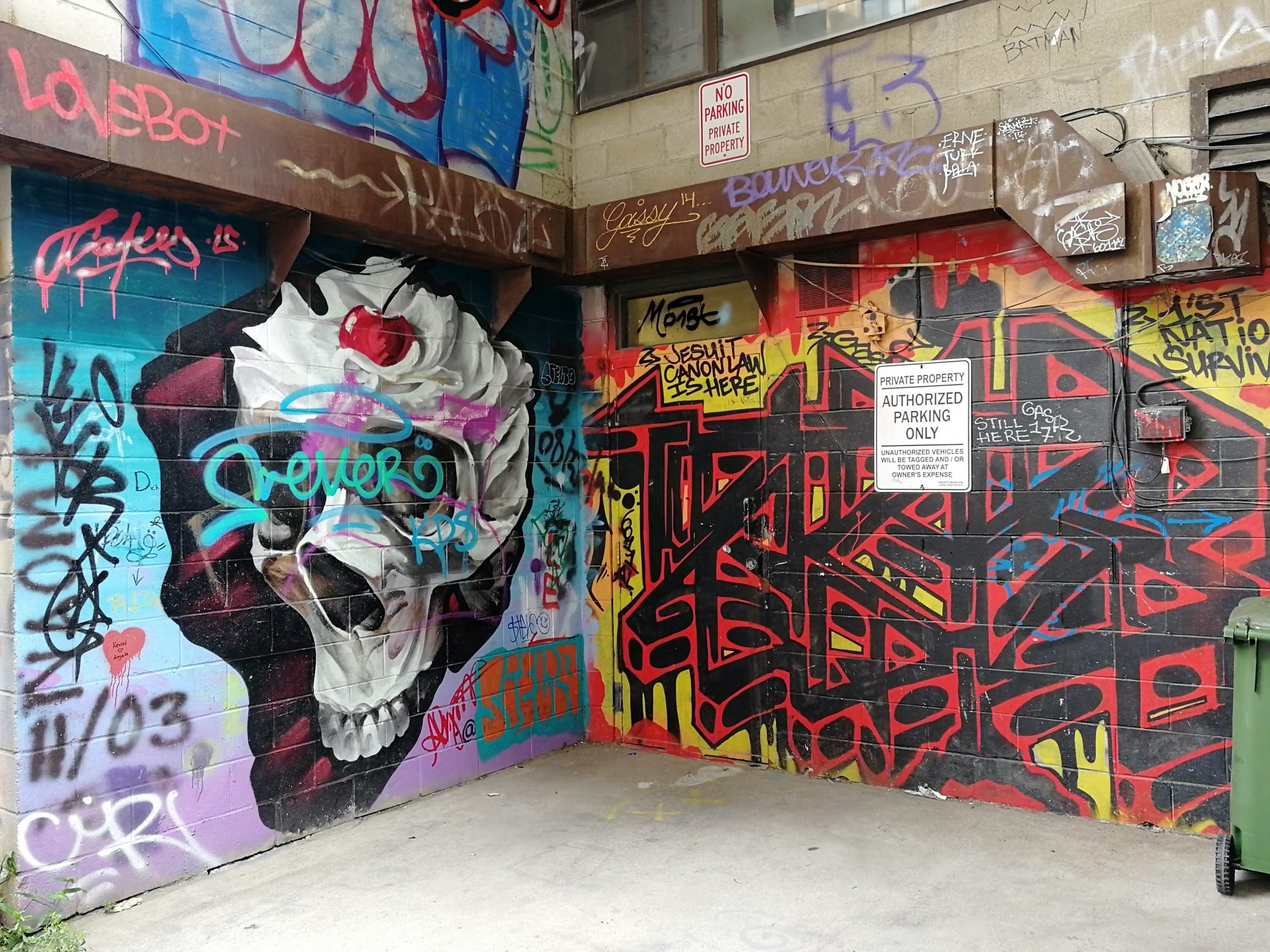 Graffiti 2585  capturé par Rabot à Toronto Canada