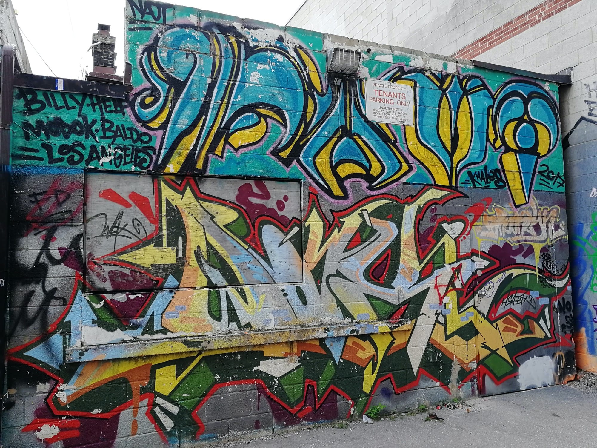 Graffiti 2588  capturé par Rabot à Toronto Canada