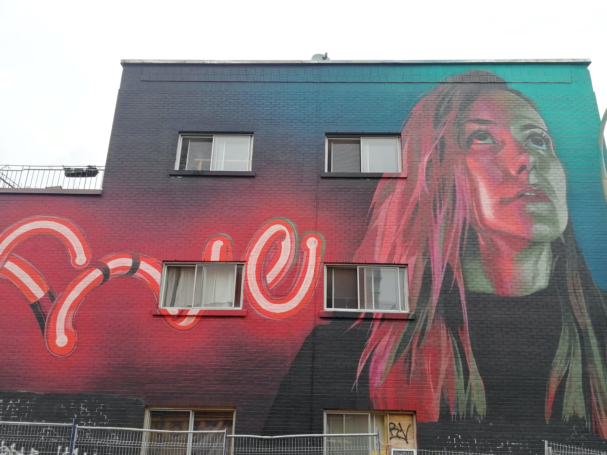 Graffiti 2936  de Five Eight capturé par Rabot à Montréal Canada