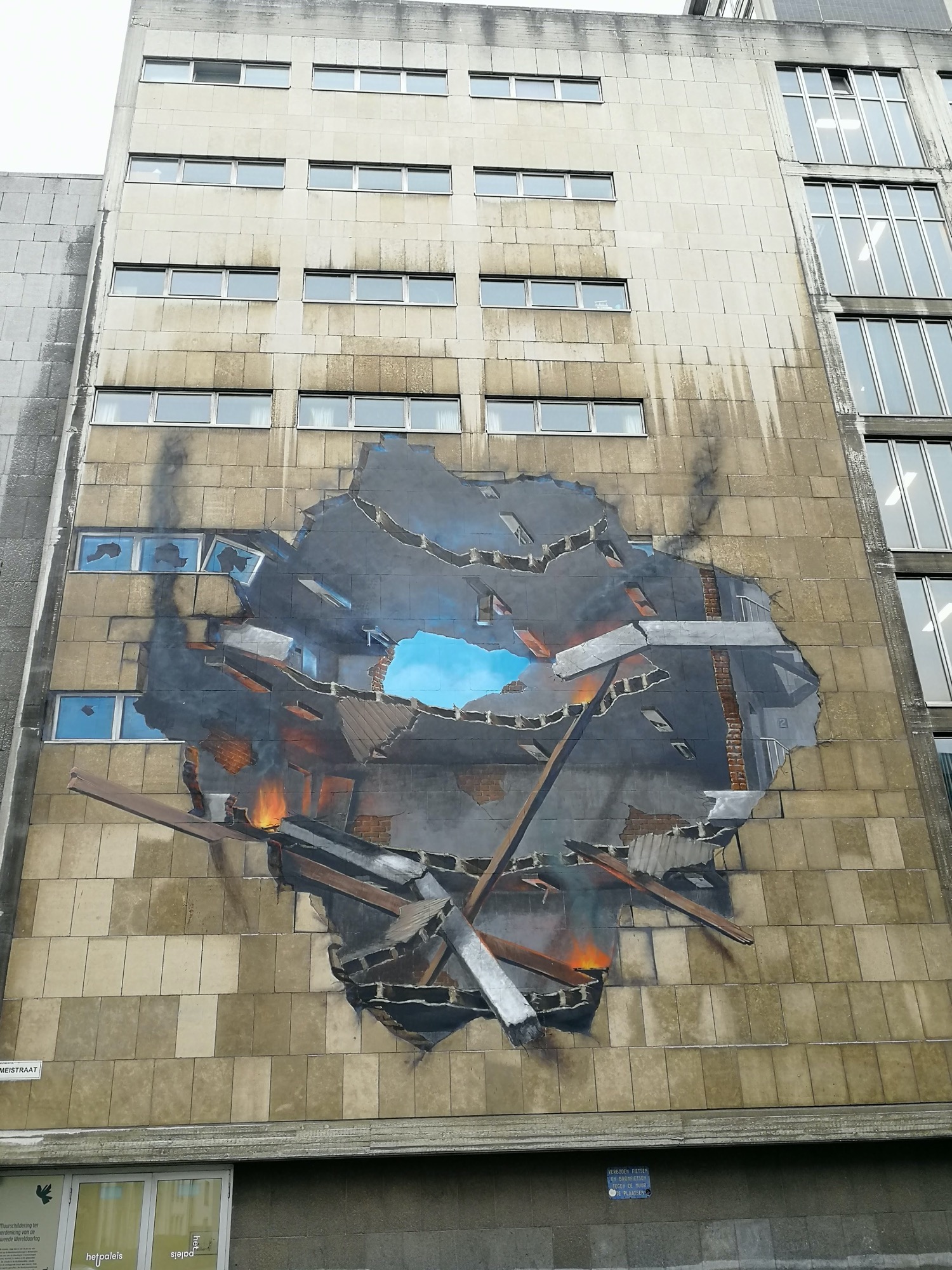 Graffiti 3206  de Artoon capturé par Rabot à Antwerpen Belgium