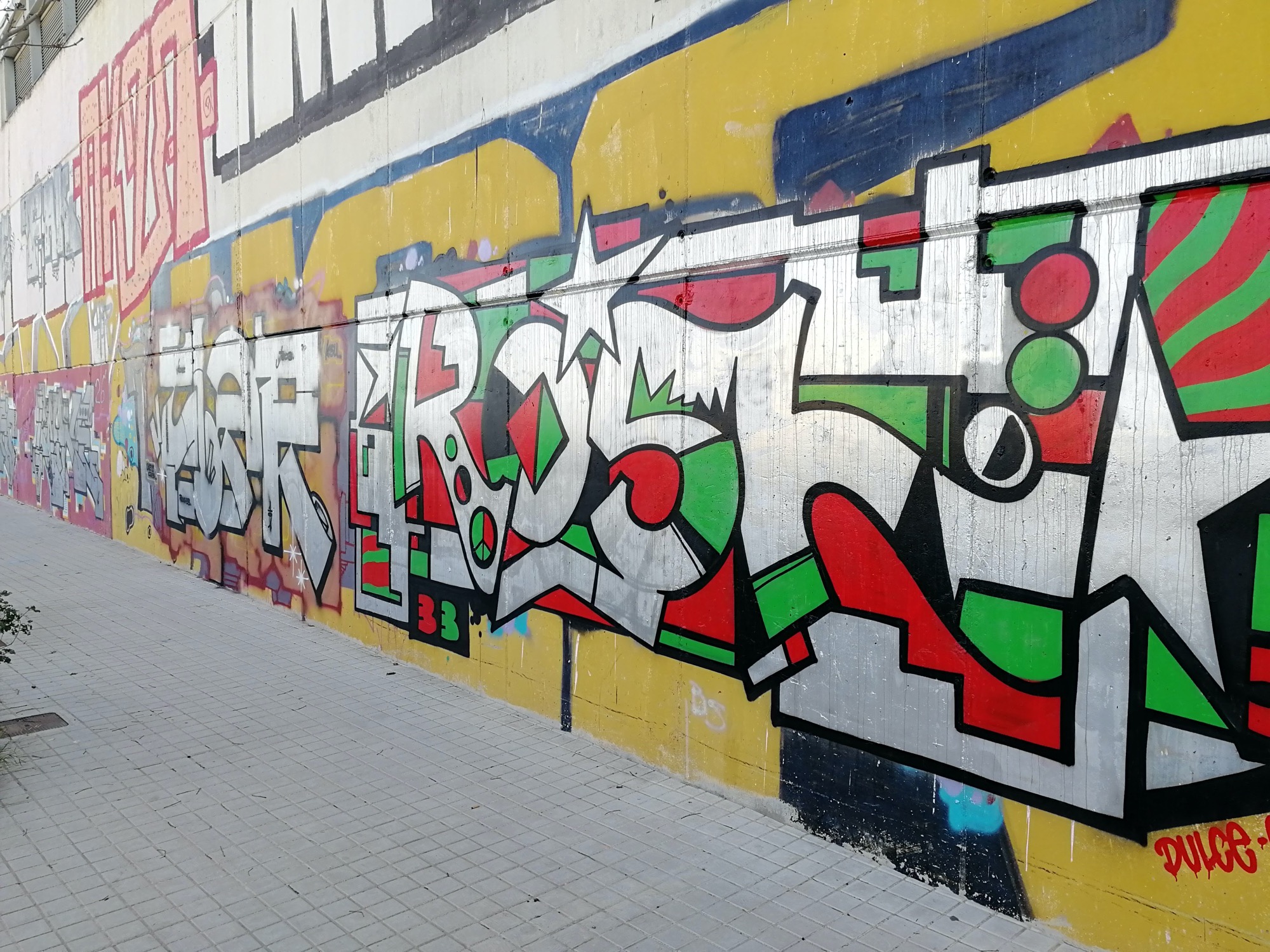 Graffiti 3400  capturé par Rabot à València Spain