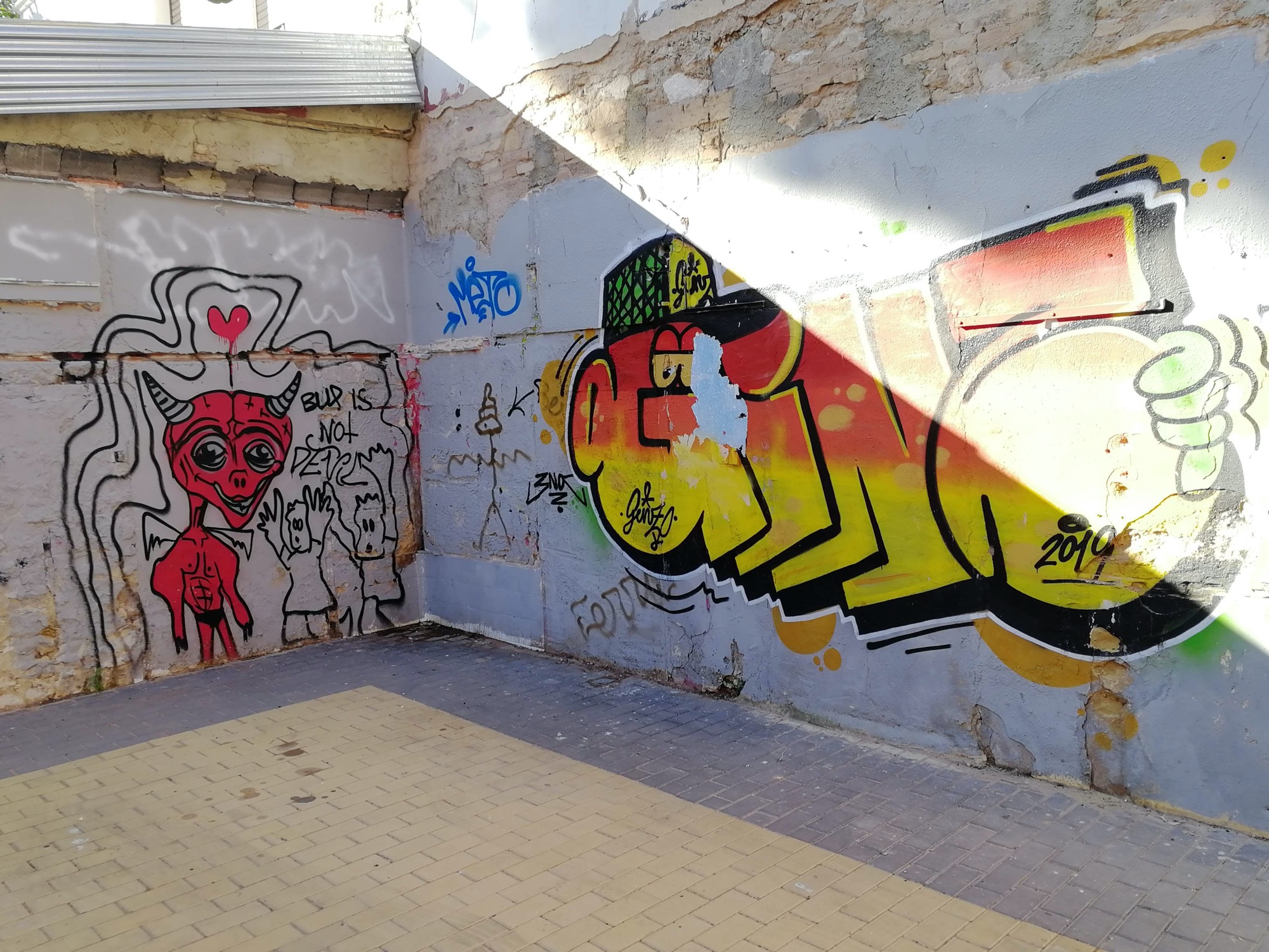 Graffiti 3547  captured by Rabot in València Spain