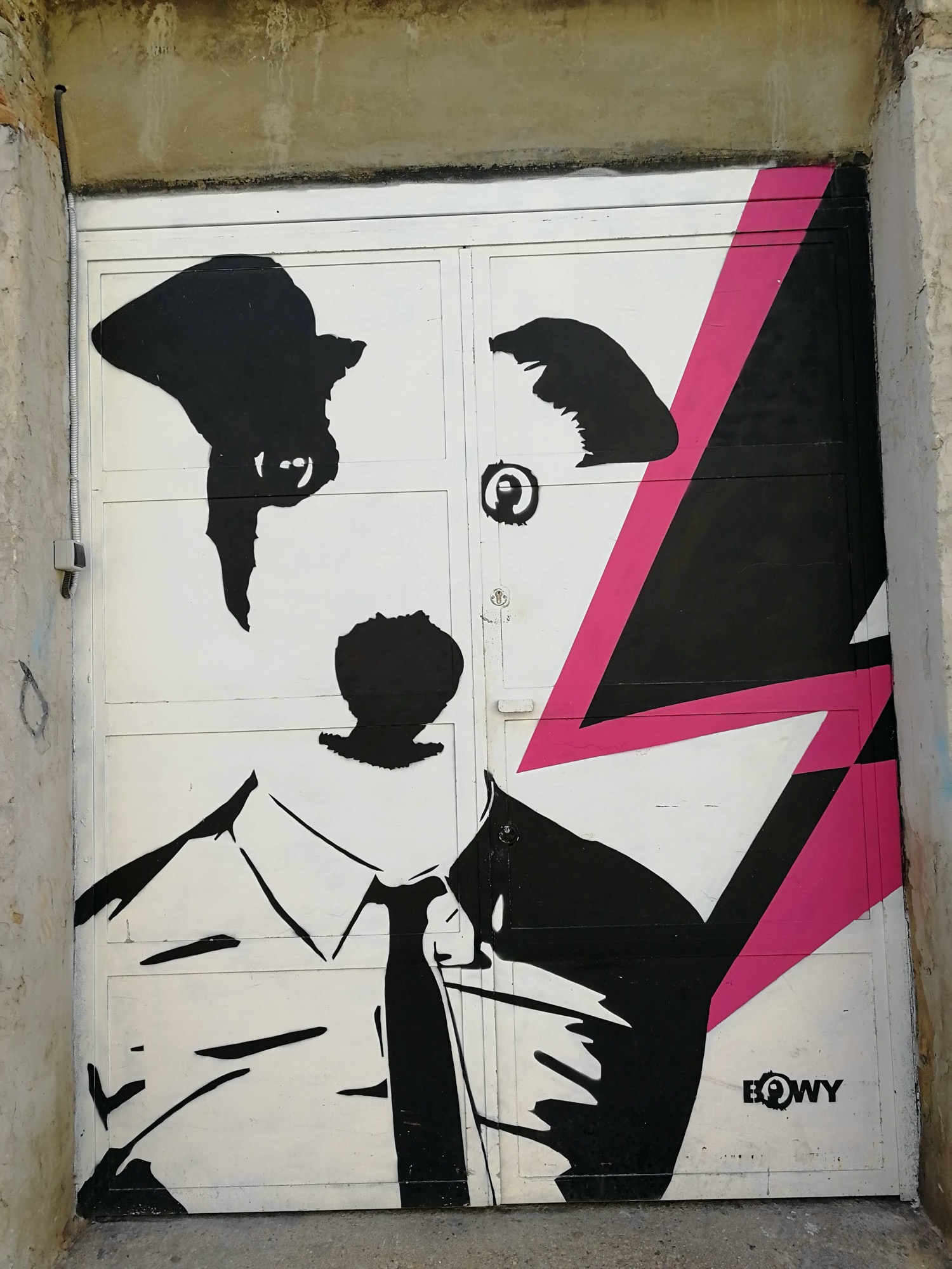 Graffiti 3695  de Bowy à València Spain