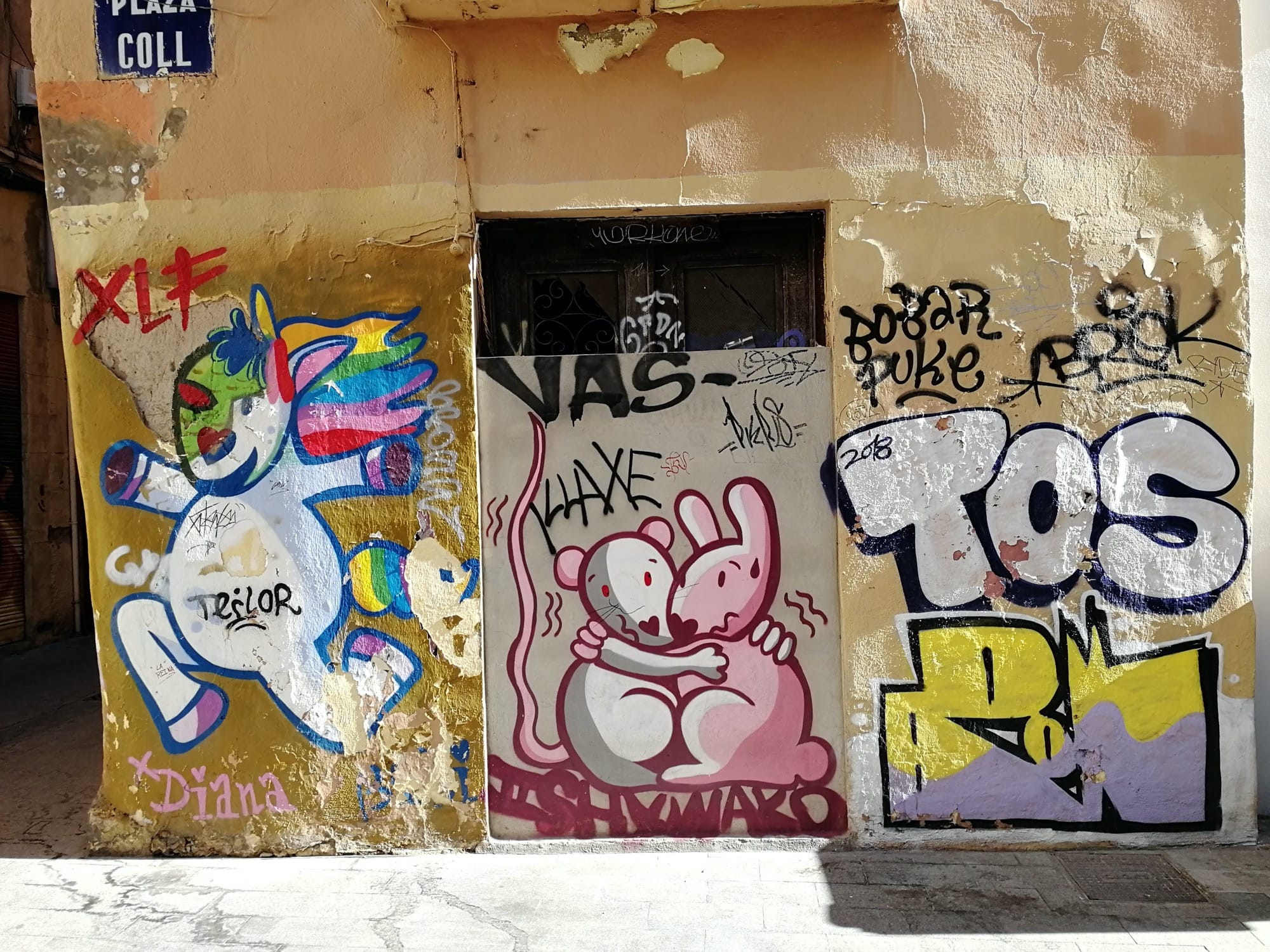 Graffiti 3708  de Barbi capturé par Rabot à València Spain