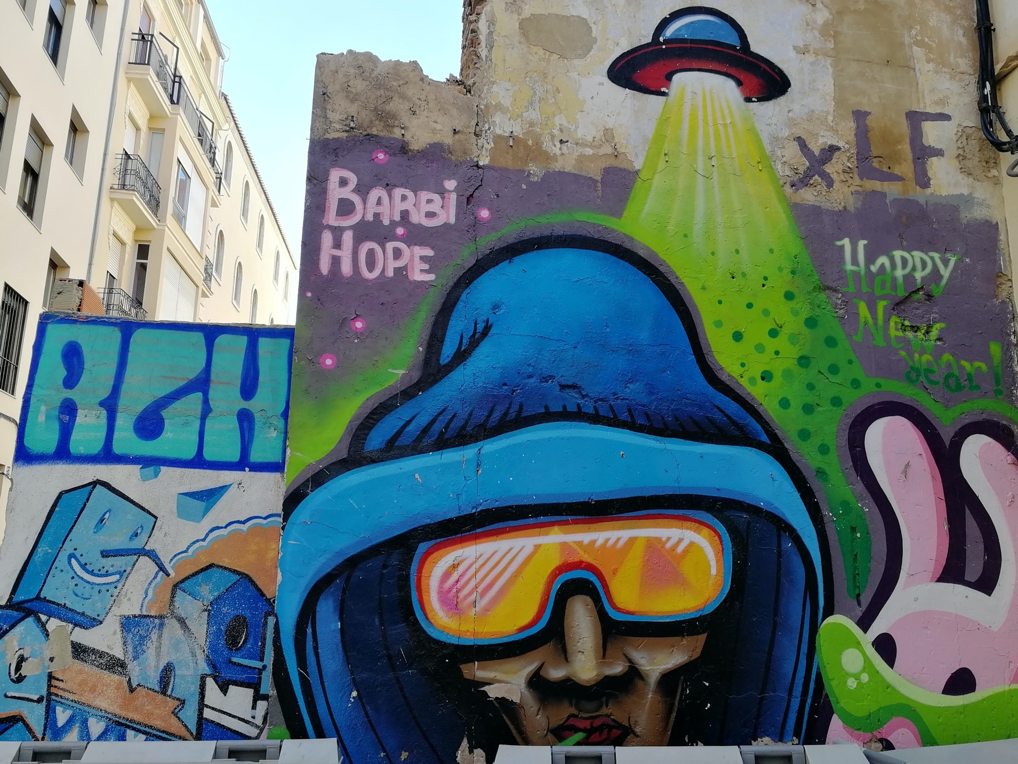 Graffiti 3733  de Barbi capturé par Rabot à València Spain