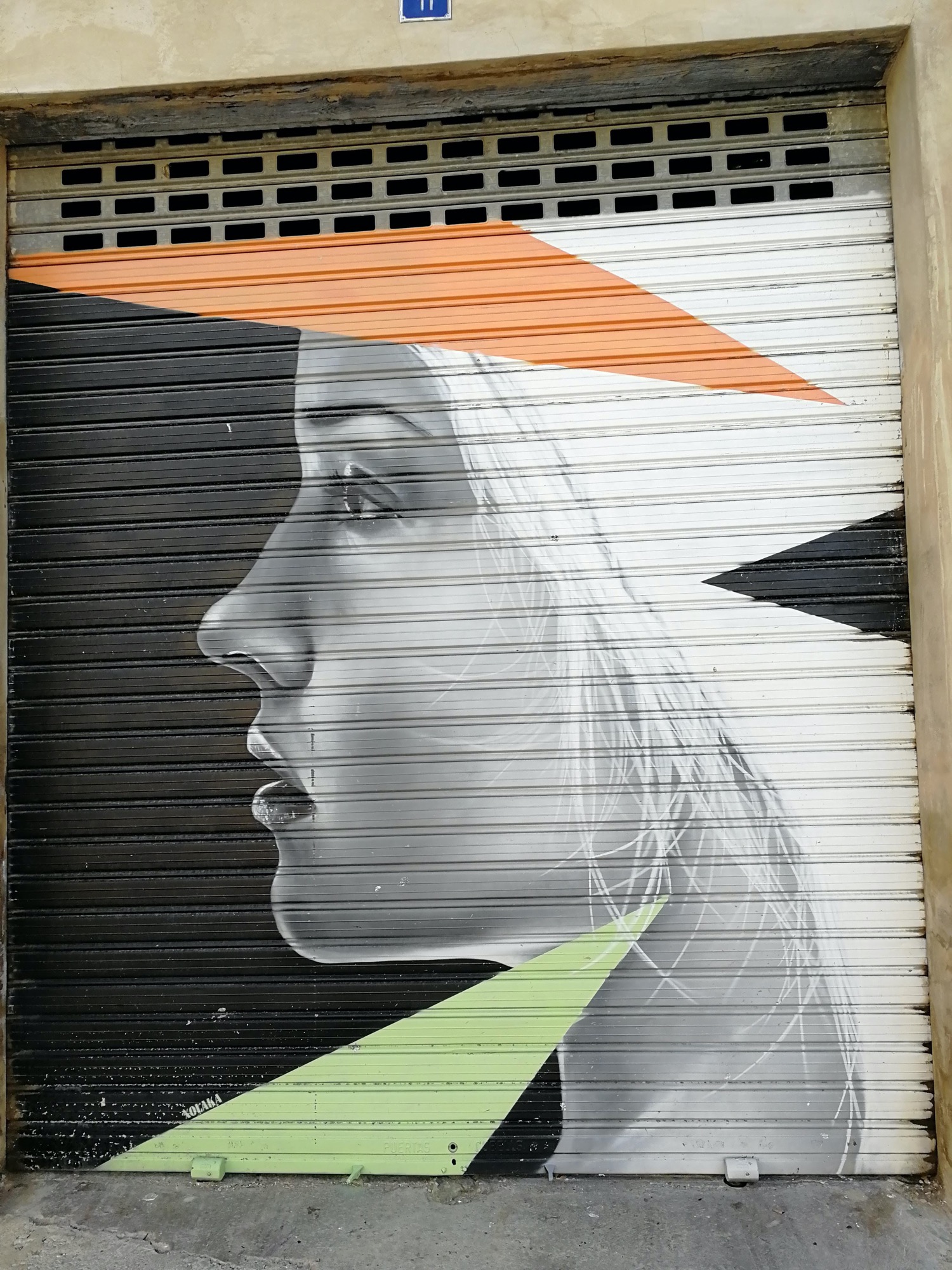 Graffiti 3743  by the artist Xolaka captured by Rabot in València Spain