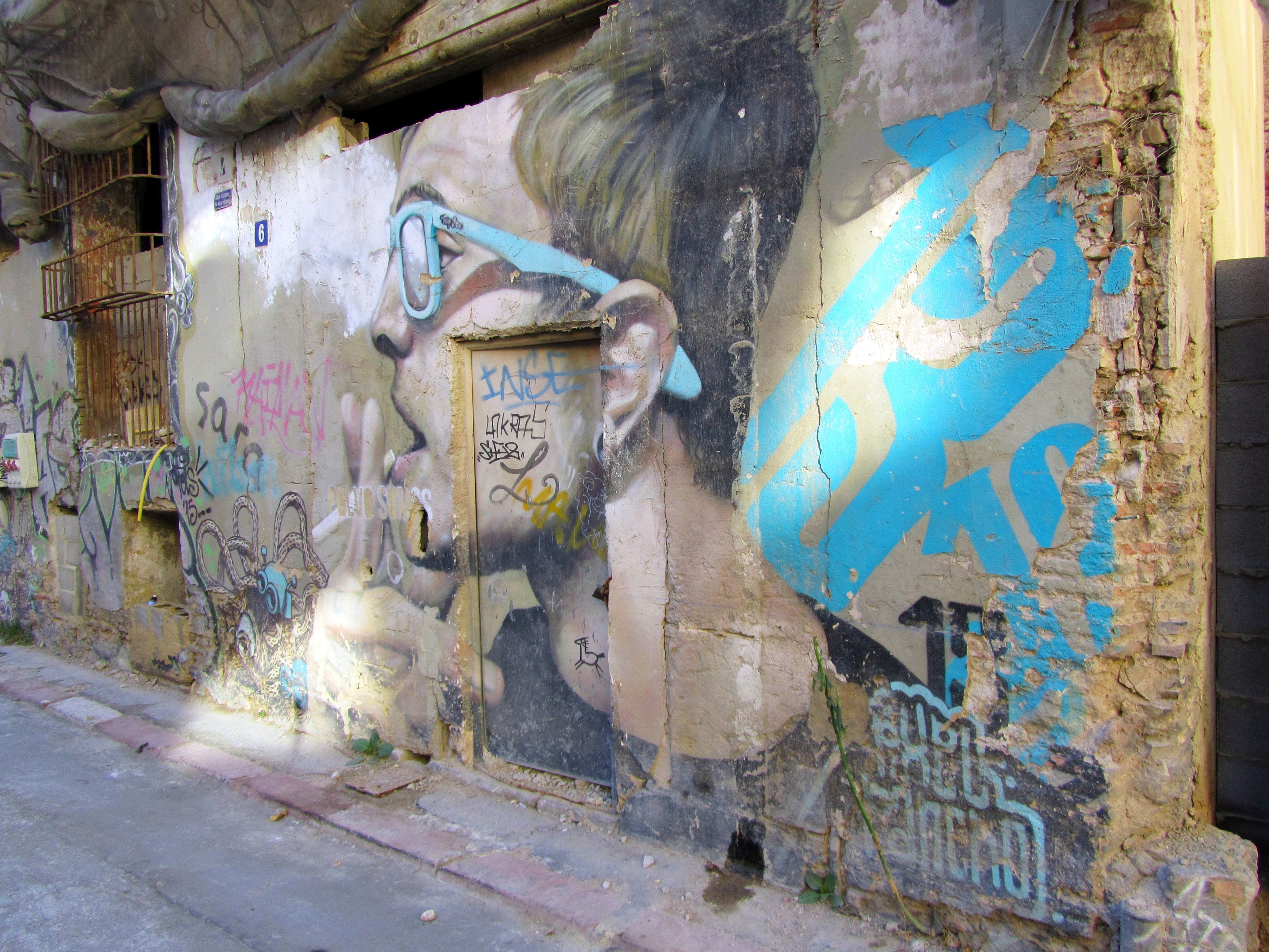 Graffiti 4564  by the artist Pixel Pancho captured by elettrotajik in València France