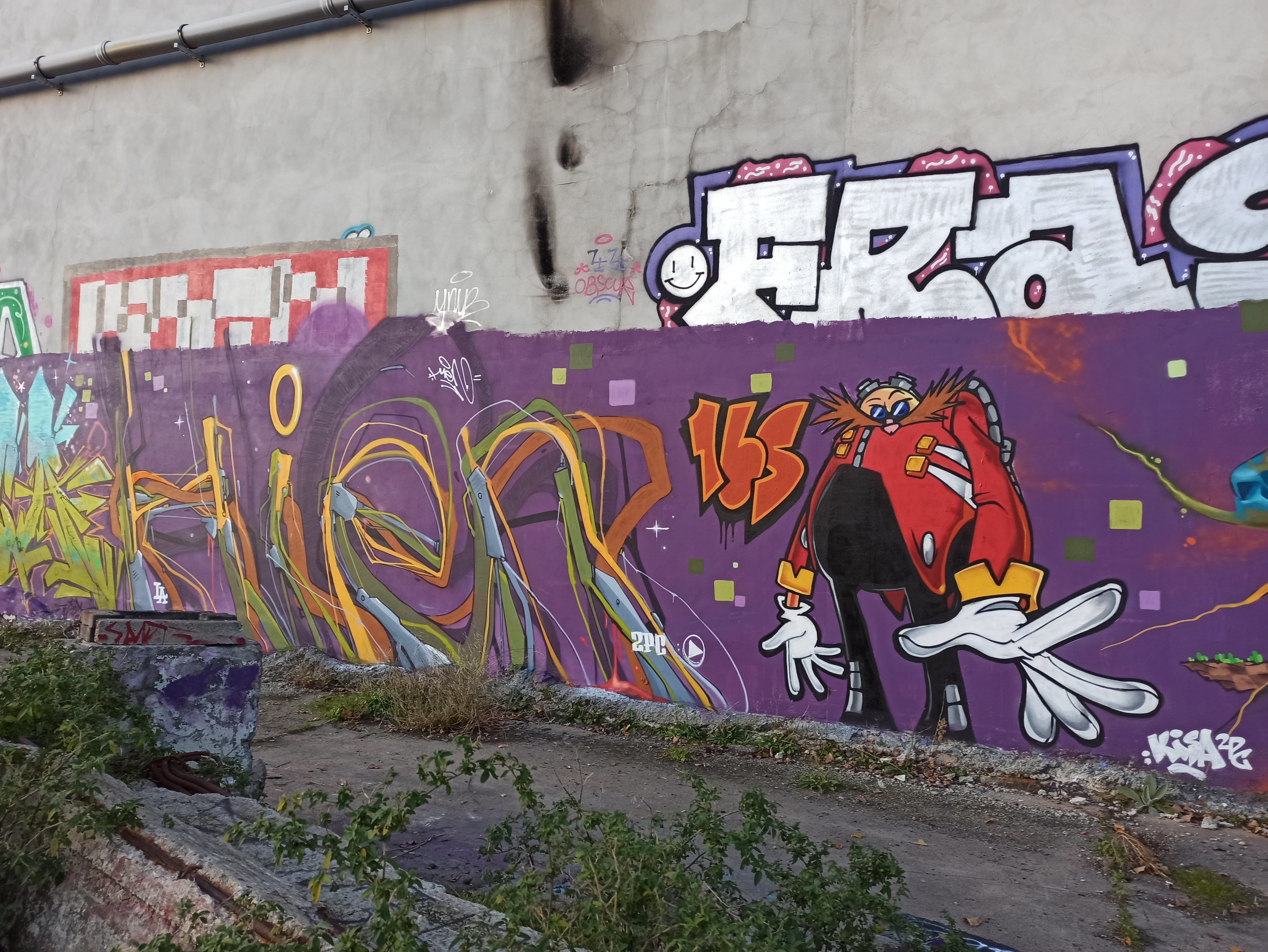 Graffiti 4669 Eggman captured by Rabot in Nantes France