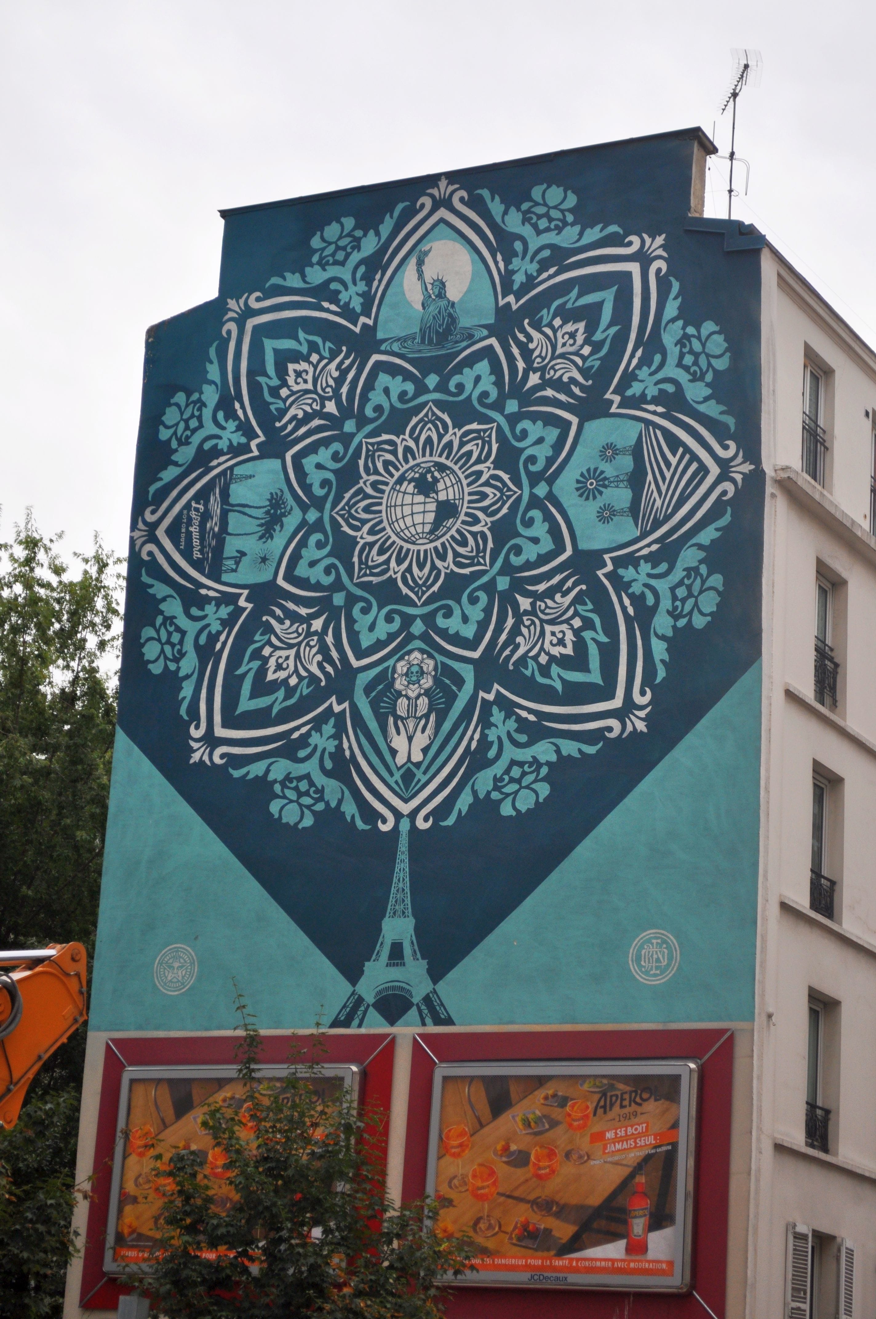 Graffiti 4722  by the artist Obey (Shepard Fairey) captured by elettrotajik in Paris France