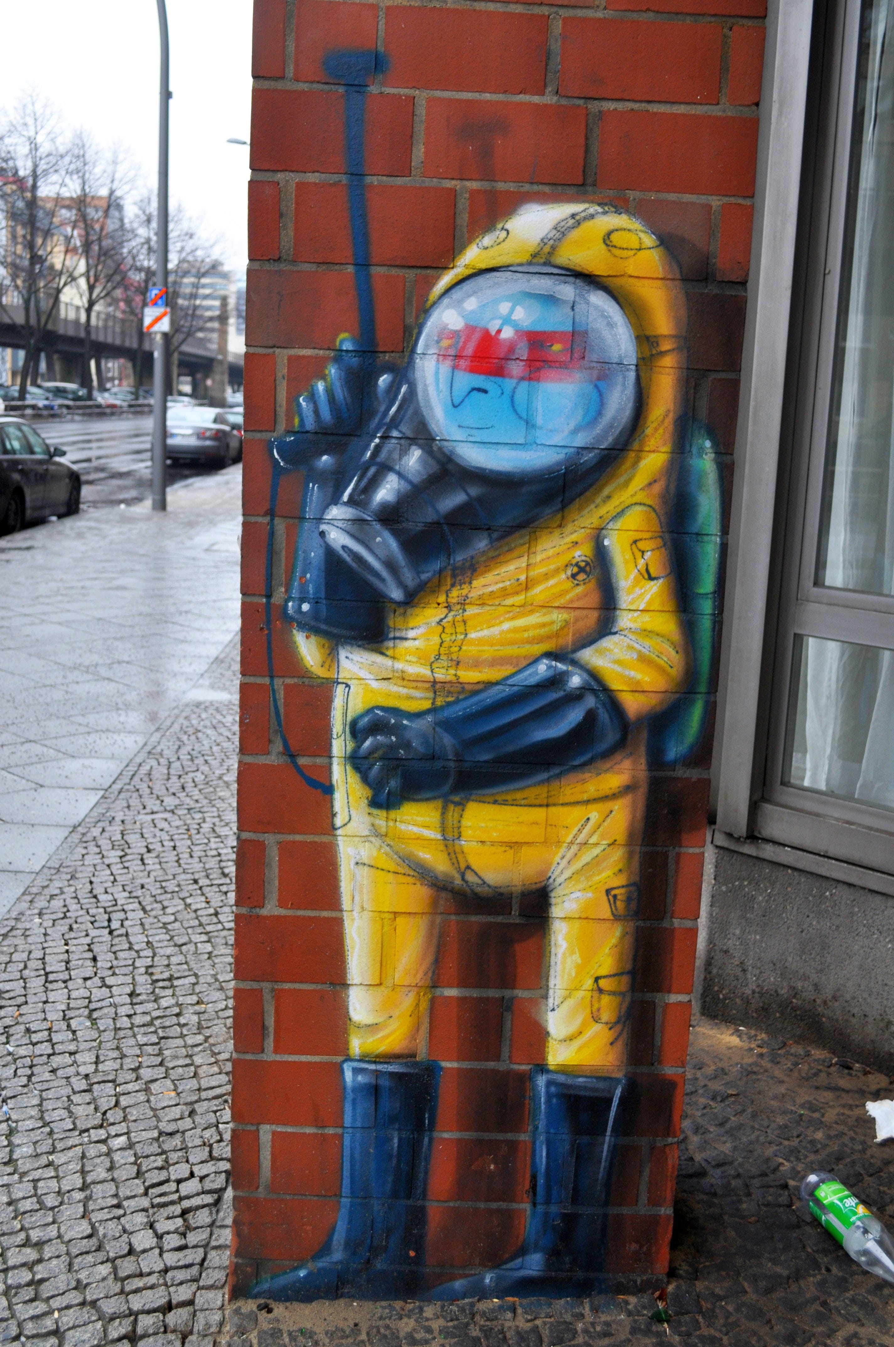 Graffiti 4741  by the artist Cranio captured by elettrotajik in Berlin Germany