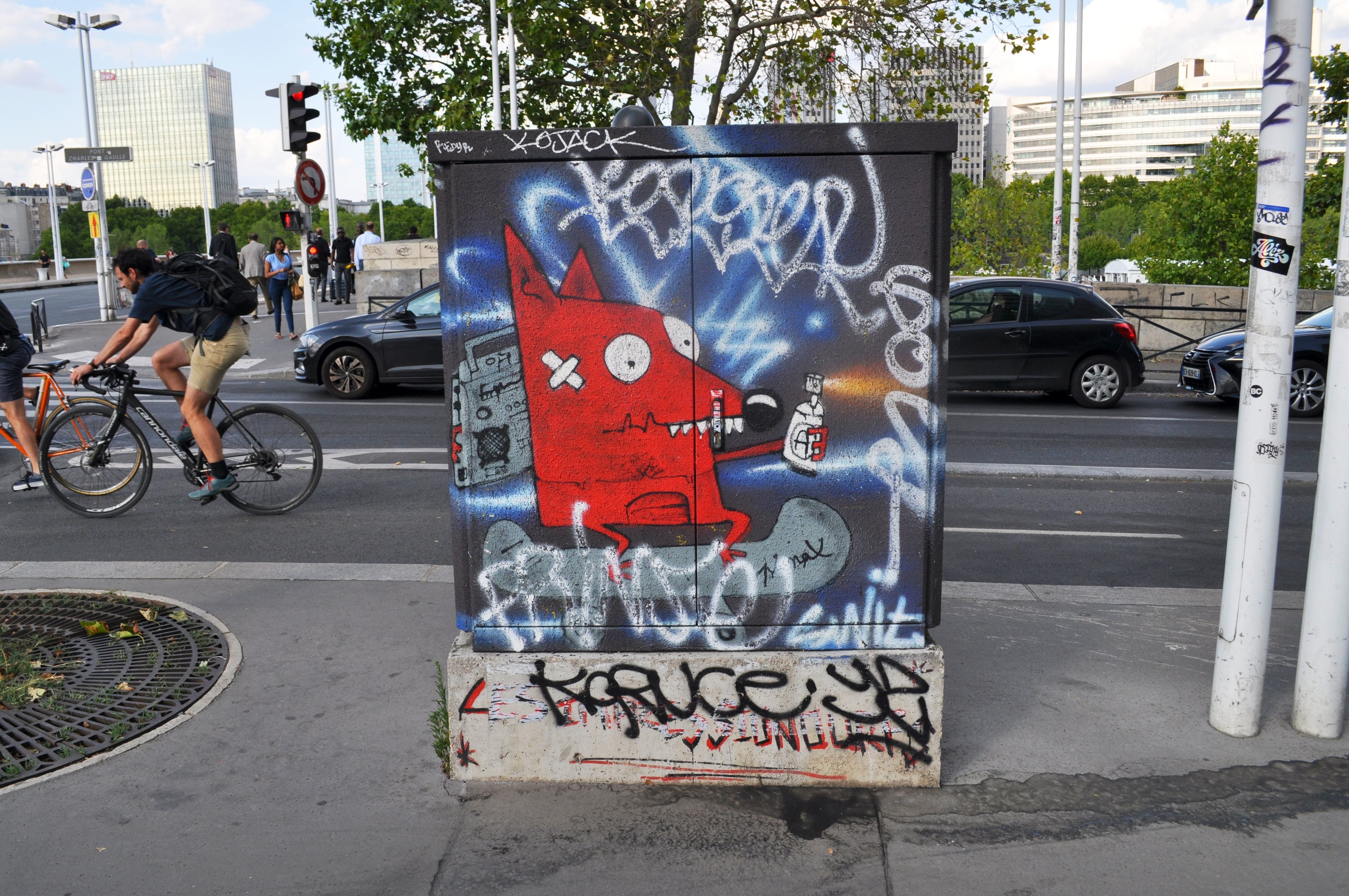 Graffiti 4759  by the artist Pimax captured by elettrotajik in Paris France