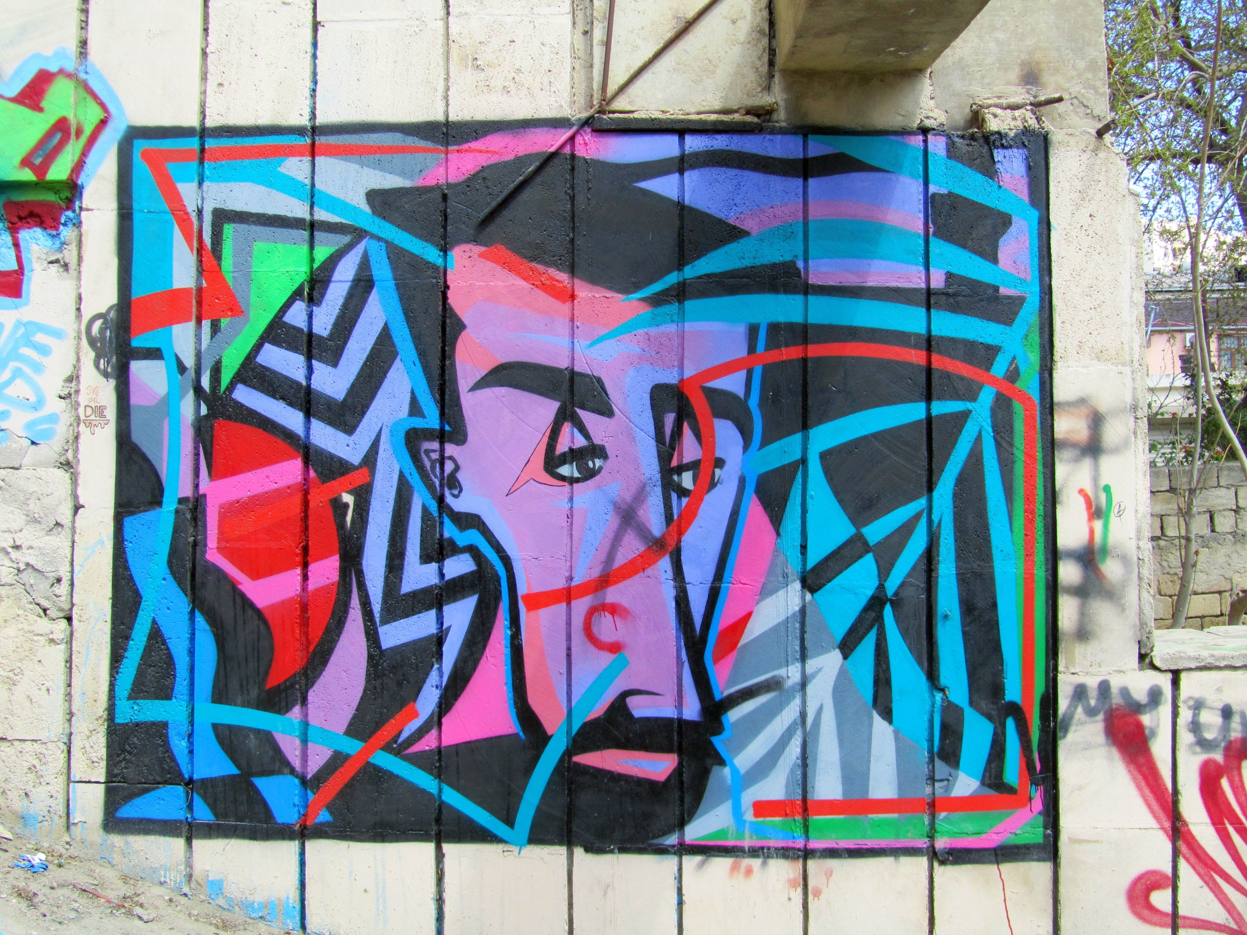 Graffiti 4817  by the artist Moosem135 captured by elettrotajik in Bakı Azerbaijan