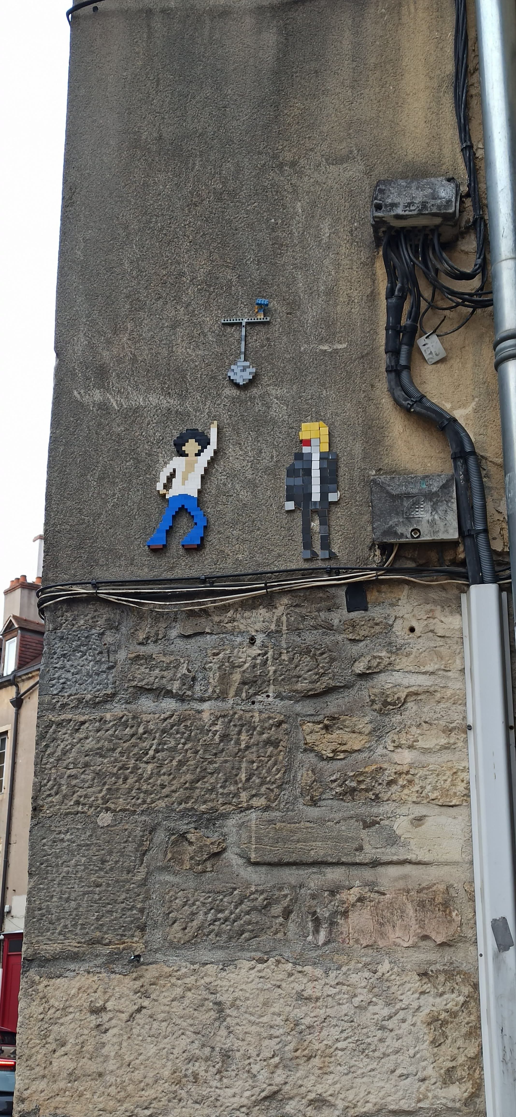Graffiti 4933  de M’brick capturé par Rabot à Dijon France