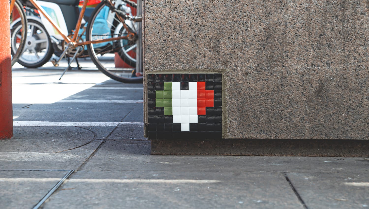 Mosaic 5170  by the artist Técinka captured by Rabot in Milano Italy