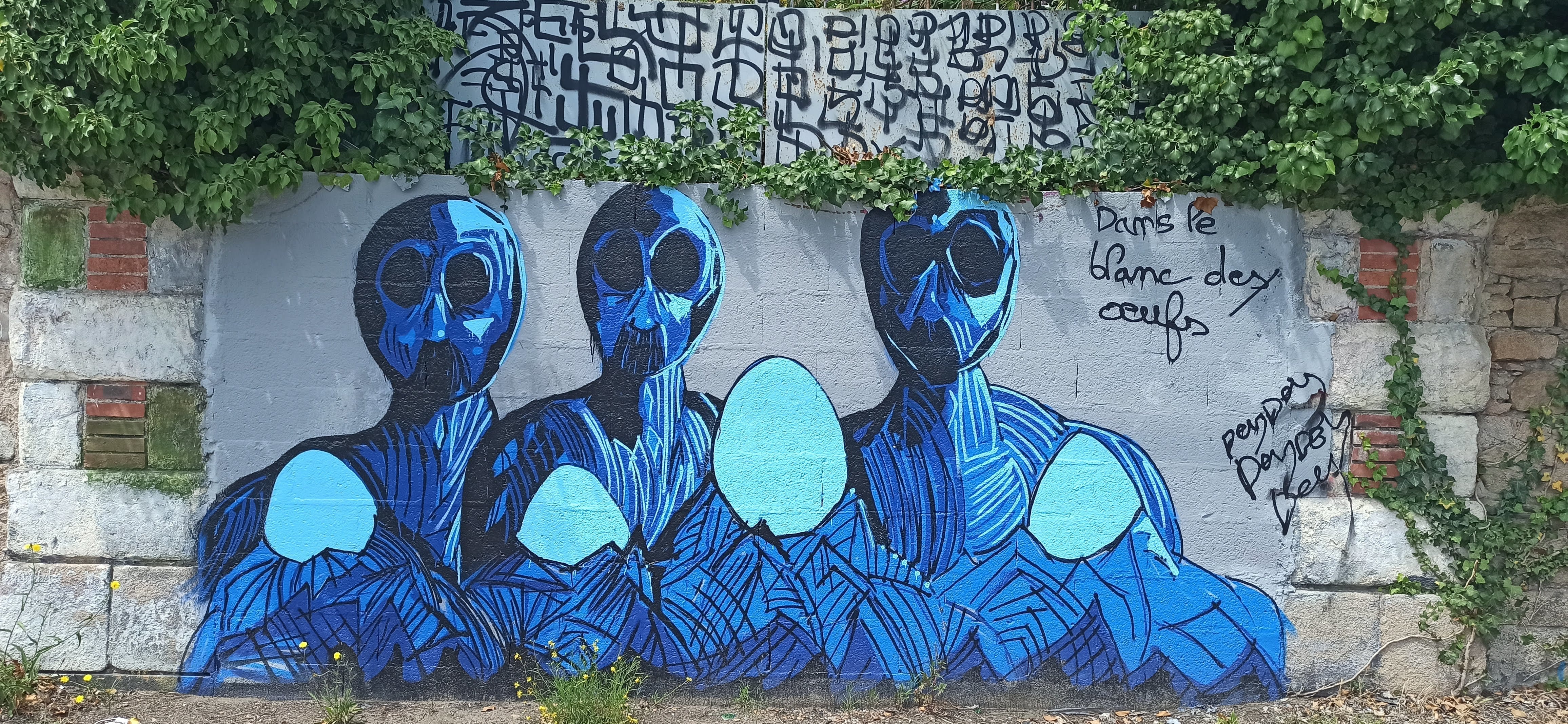 Graffiti 5206 Dans le blanc des oeufs captured by Rabot in Nantes France