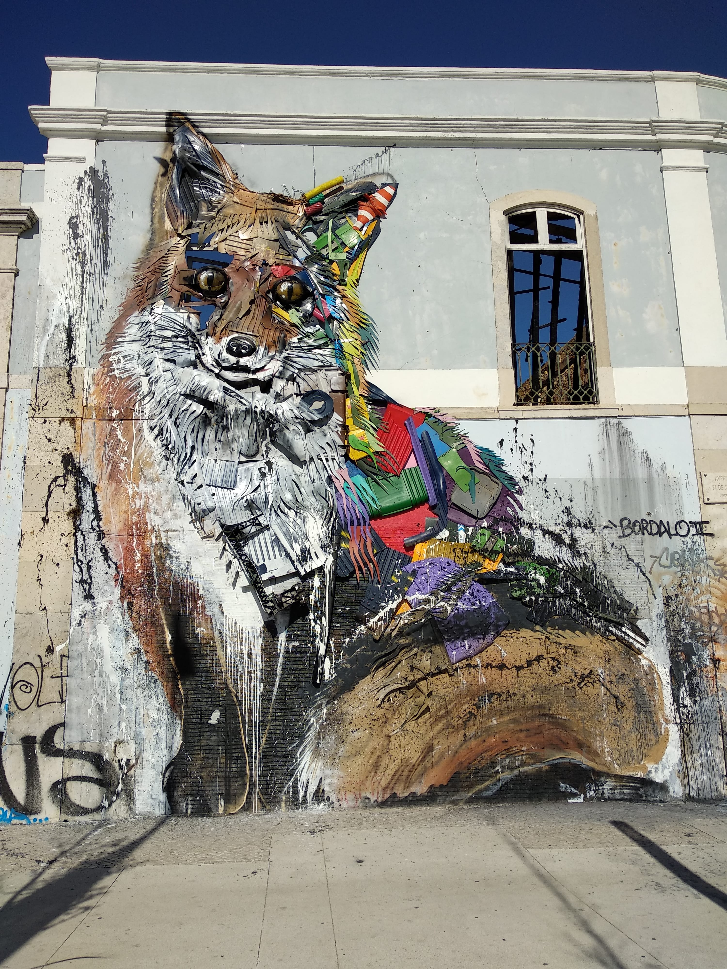 Graffiti 5514 Raposa de Bordalo II capturé par Igor à Lisboa Portugal