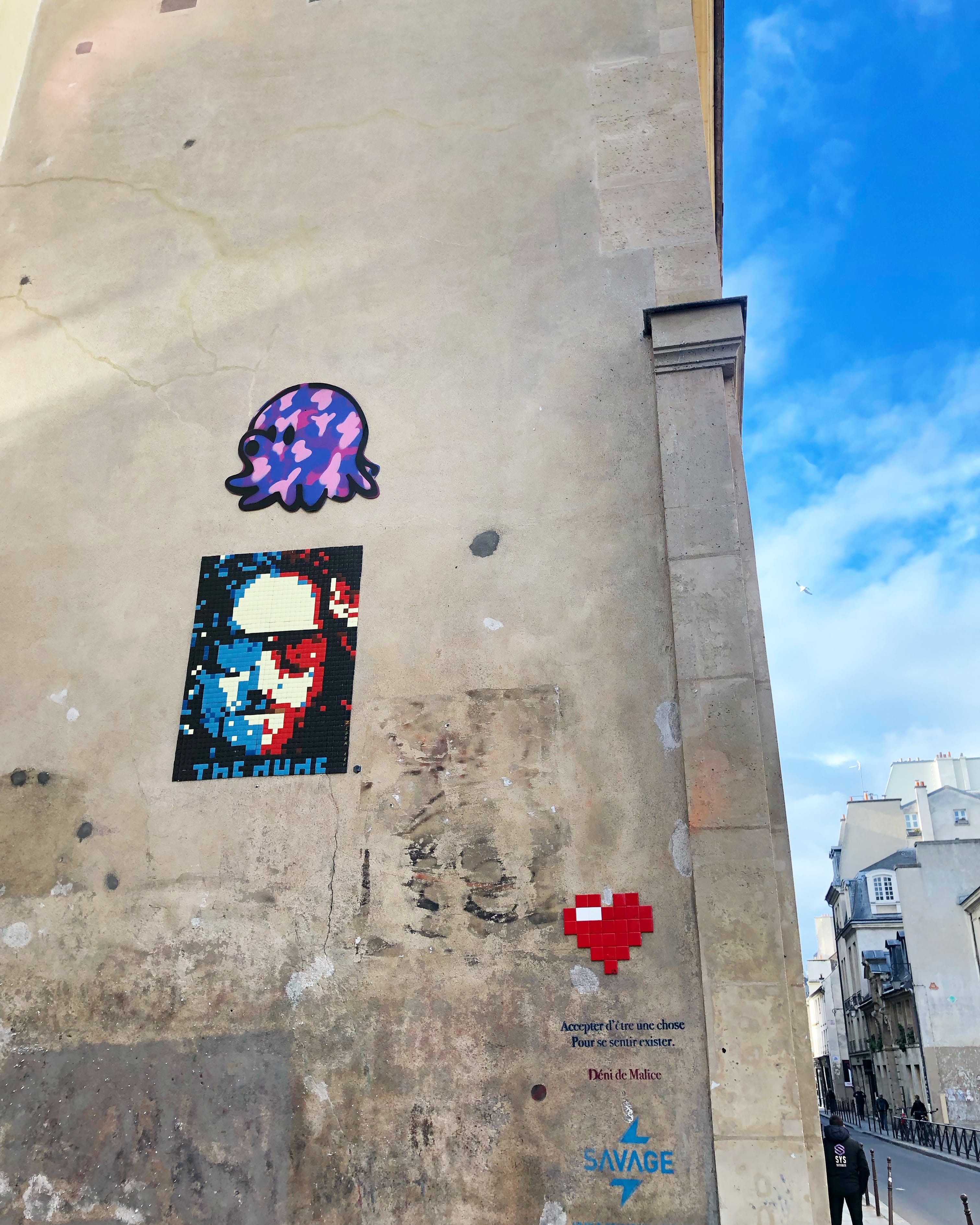 Sticking 5558 Coeur mosaïque de l'artiste Gzup à Paris France
