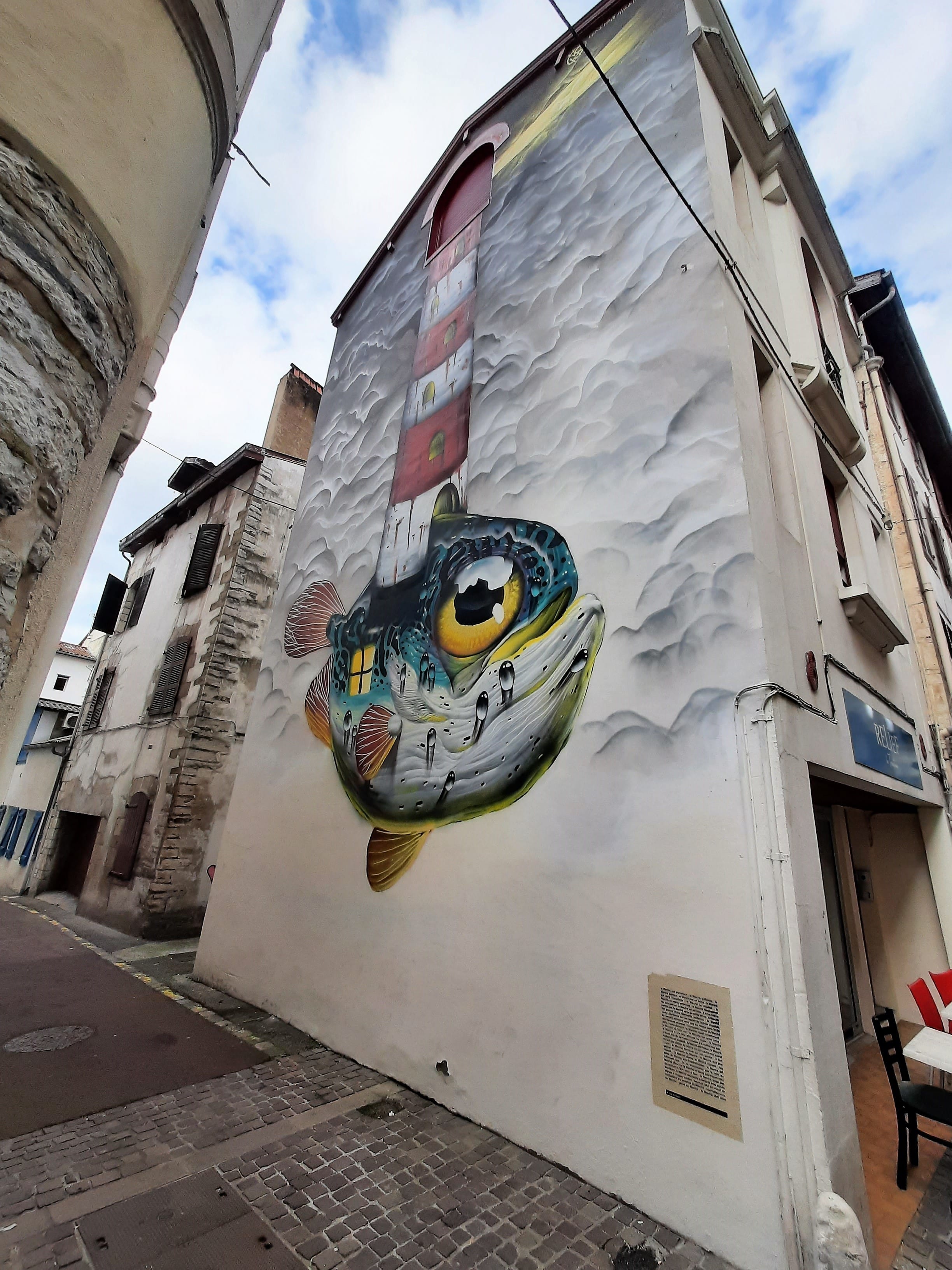 Graffiti 6316  by the artist Veks Van Hillik captured by Mephisroth in Bayonne France