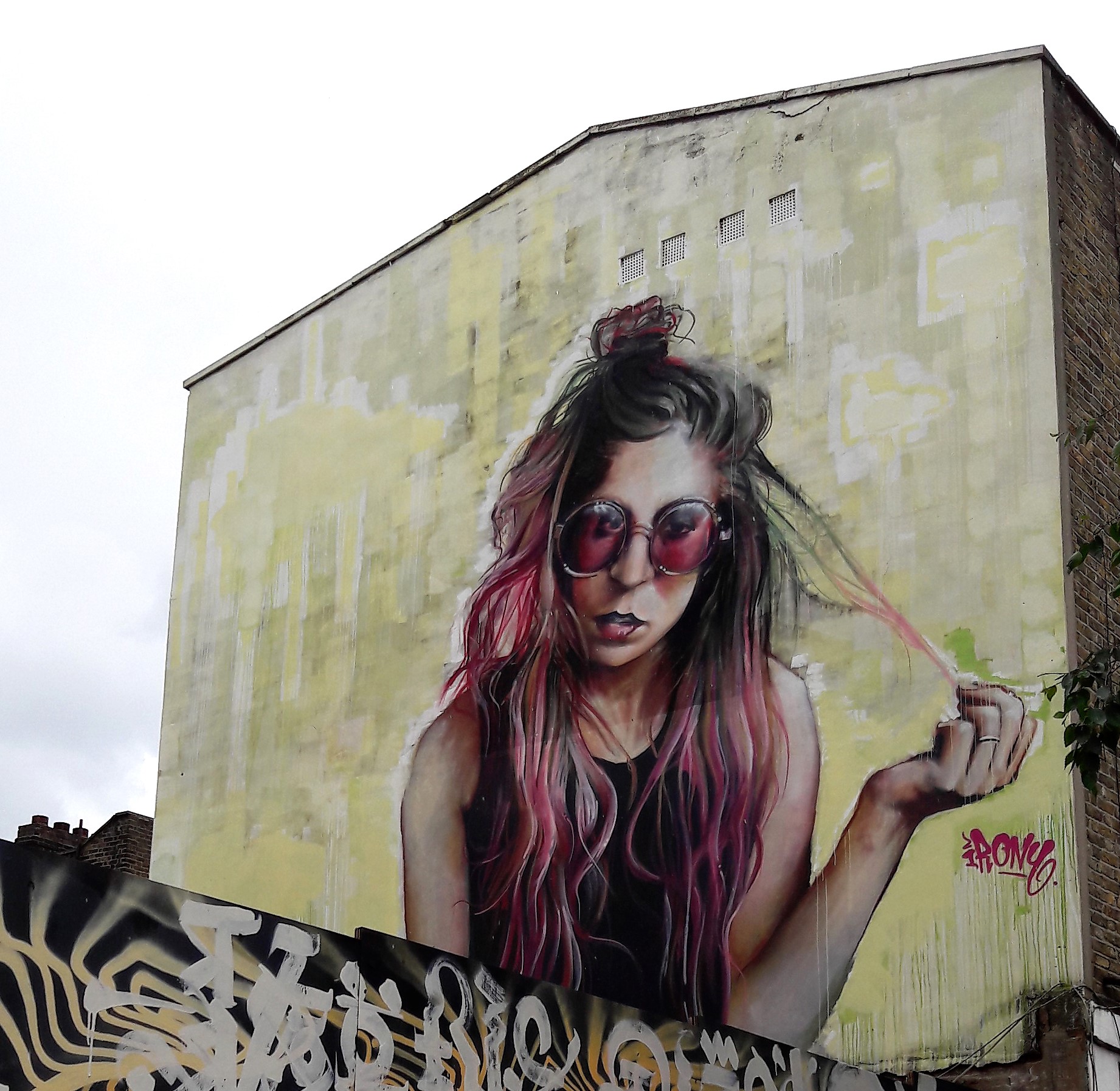 Graffiti 6541  by the artist IRONY captured by Mephisroth in London United Kingdom